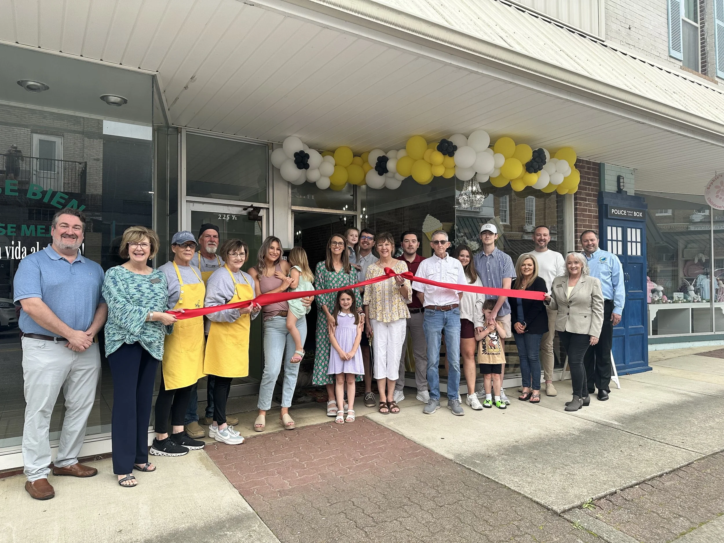 Blount-Oneonta Chamber of Commerce ribbon-cutting ceremony.