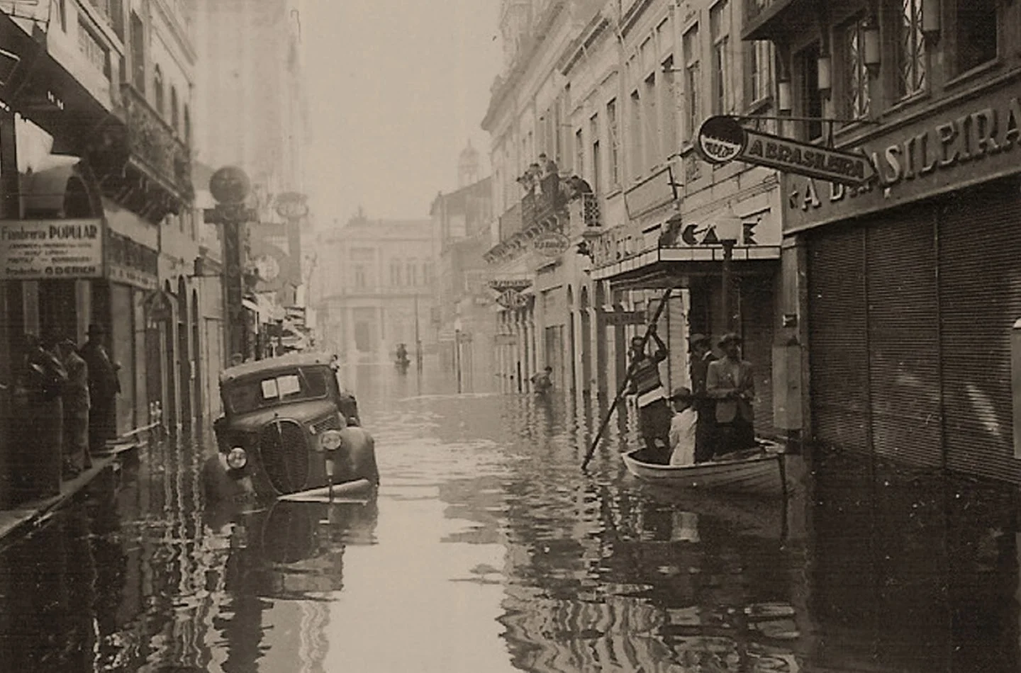 1941 A Brasileira na enchente 2.jpeg