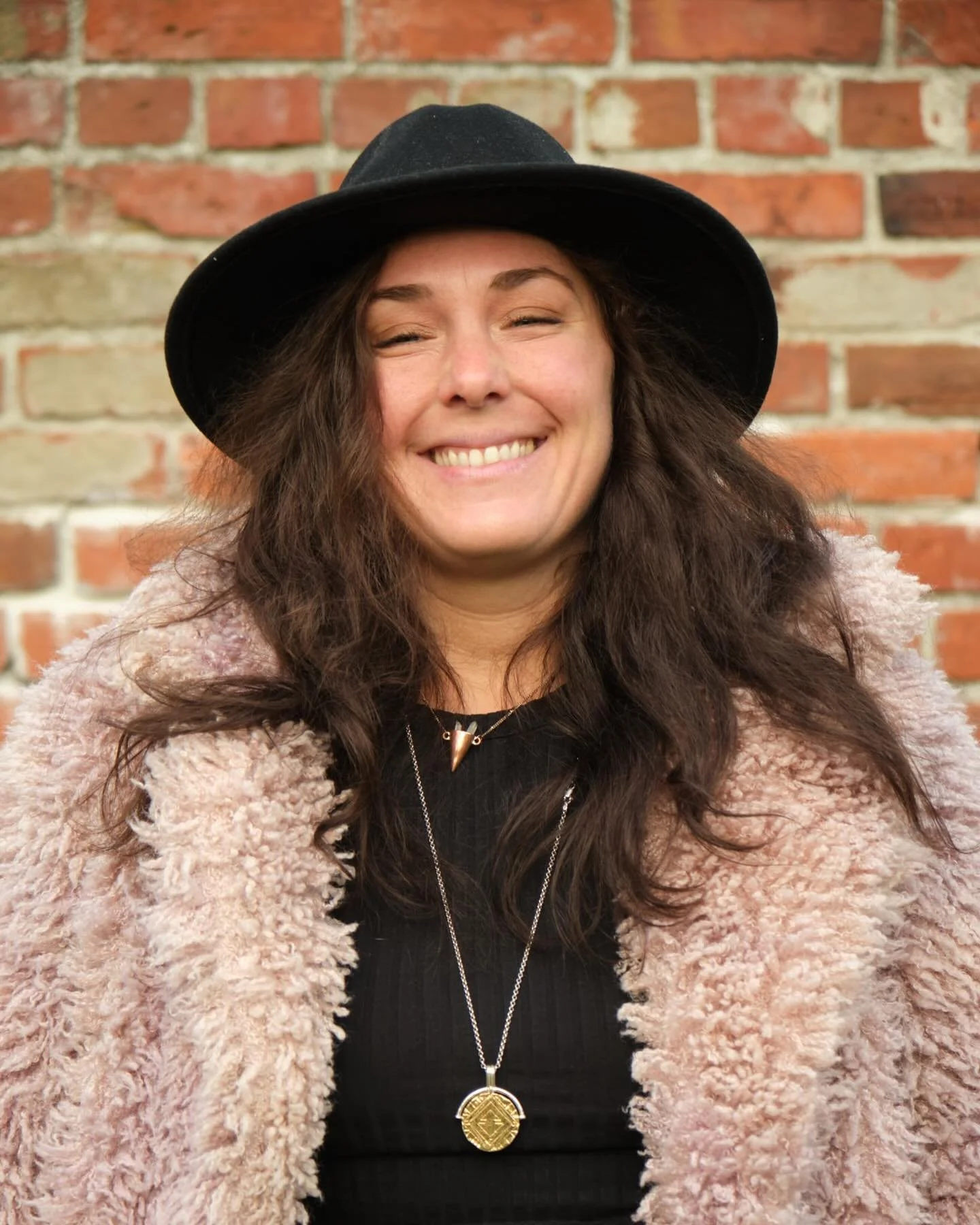 ✨Holistic✨

One of my main pillars when working with folks is a holistic approach. 
You are more than just your mind, or your body, or your feelings. You are an absolutely beautiful complex human being with so many layers&hellip;..and navigating this