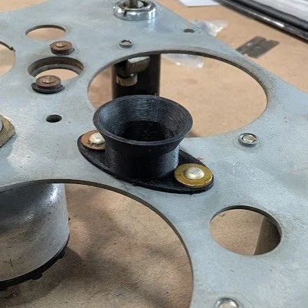 Jaguar XK120 Dash light shroud replication in TPU. Old ones were unusable and could not be sourced.

#jaguar #xk120 #3dprinting #restoration