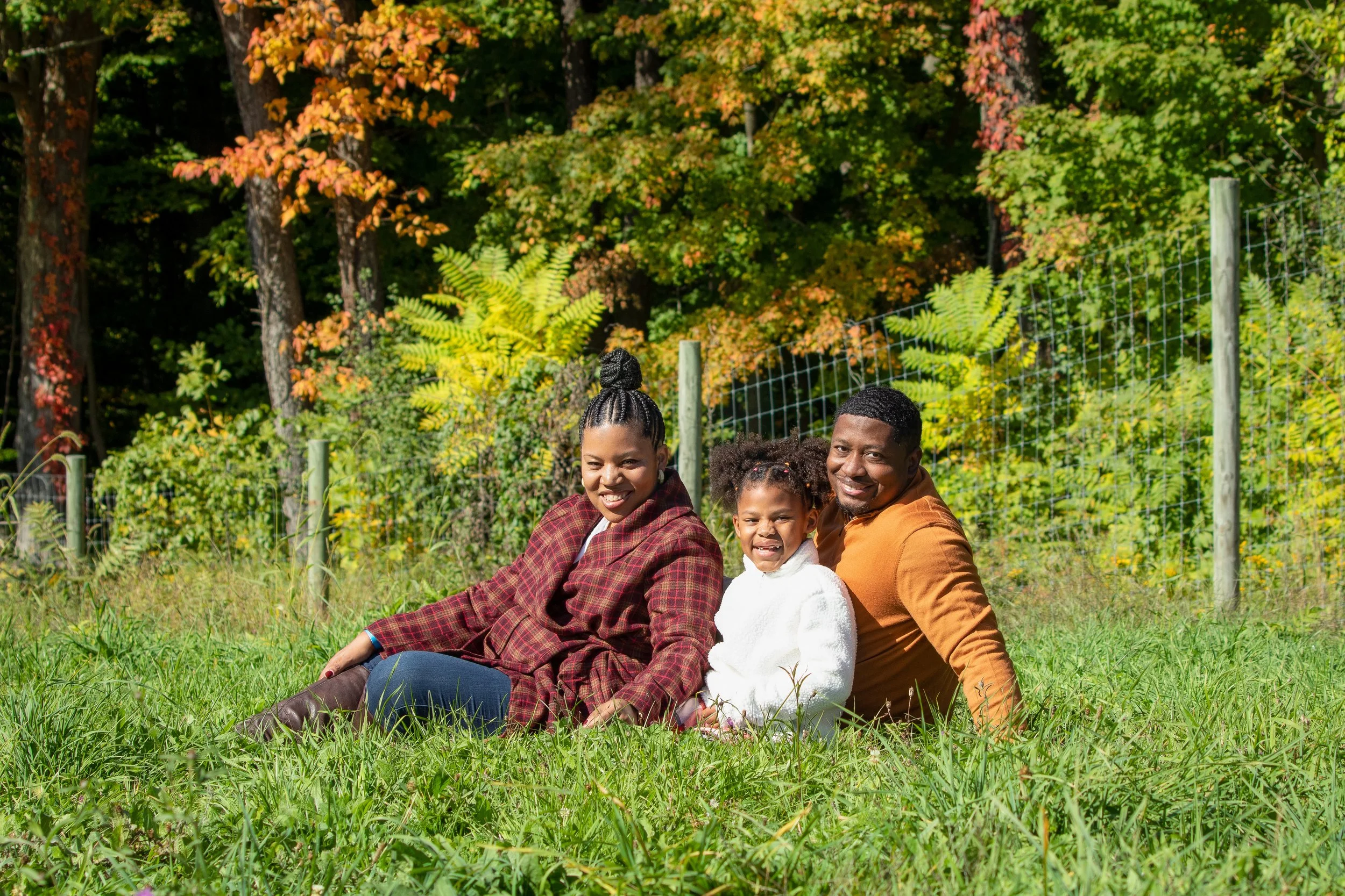 Outdoor family group portrait session in New York City by photographer Sean Broedow