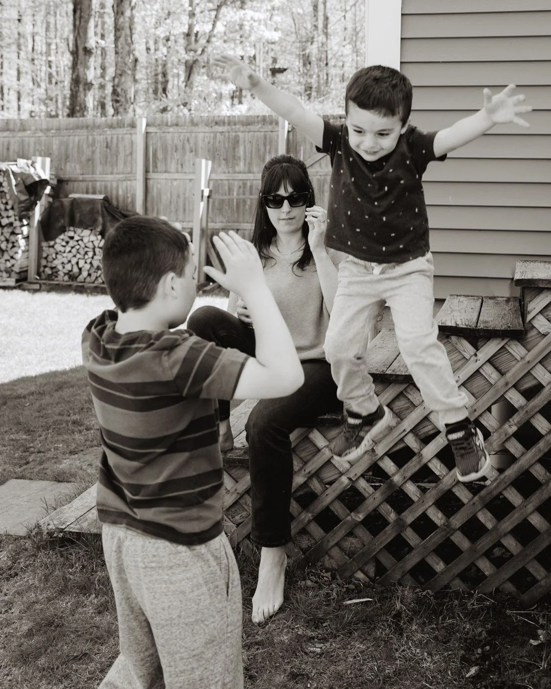 I got to send this gallery home to its owners today and what a treat it was to do this session. The dream is always to photograph a creative, playful, and connected family and this one is just that. They showed up as fully themselves (despite battlin