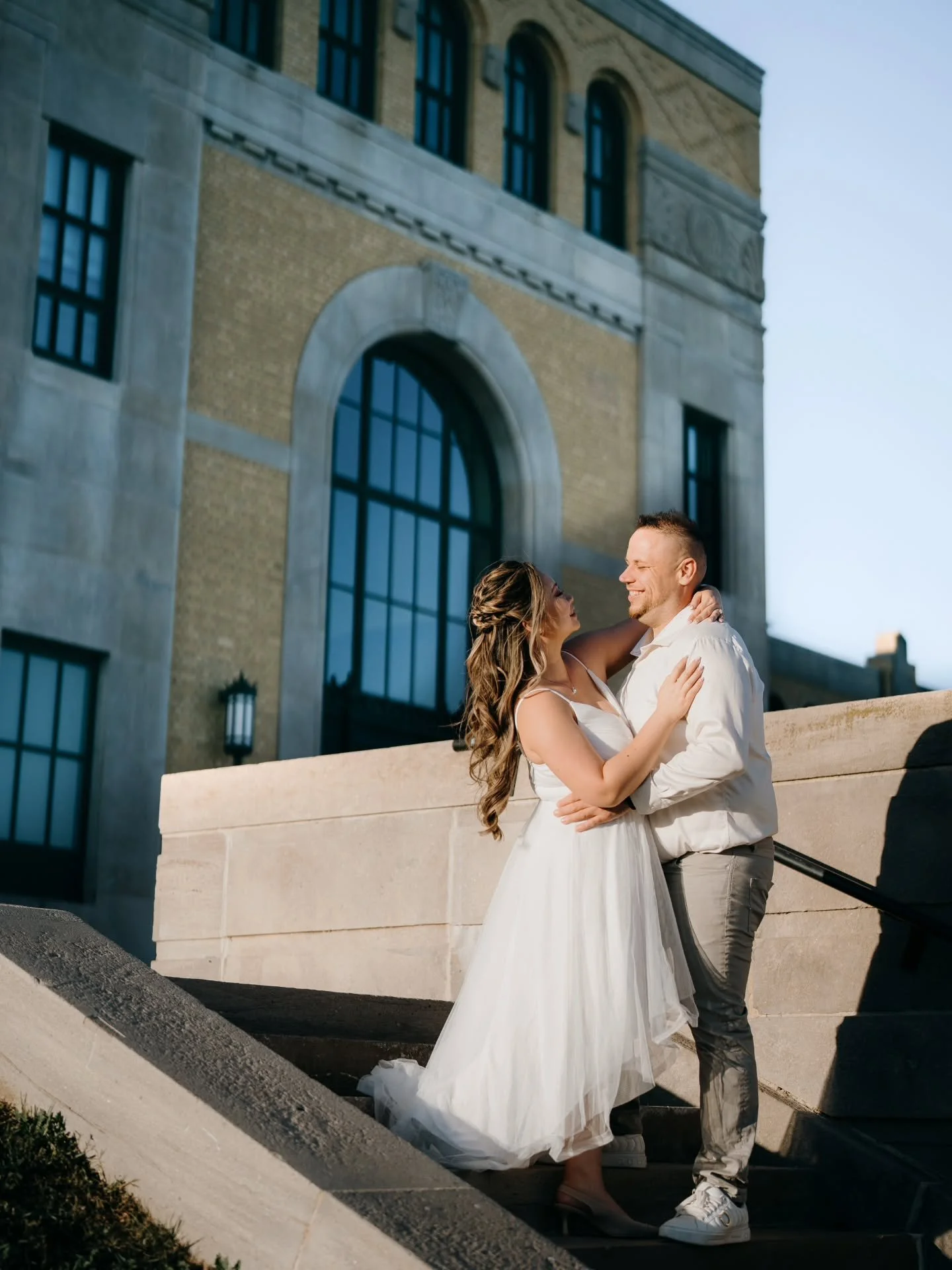 📸 @loveforeverstudio 
💄@louminousmakeup

Engagement Shoot Tips Part 3:

5. Hair &amp; Makeup Trial = Win-Win
Schedule your hair and makeup trial on the same day as your shoot. You&rsquo;ll see how it photographs &mdash; and get extra value from you