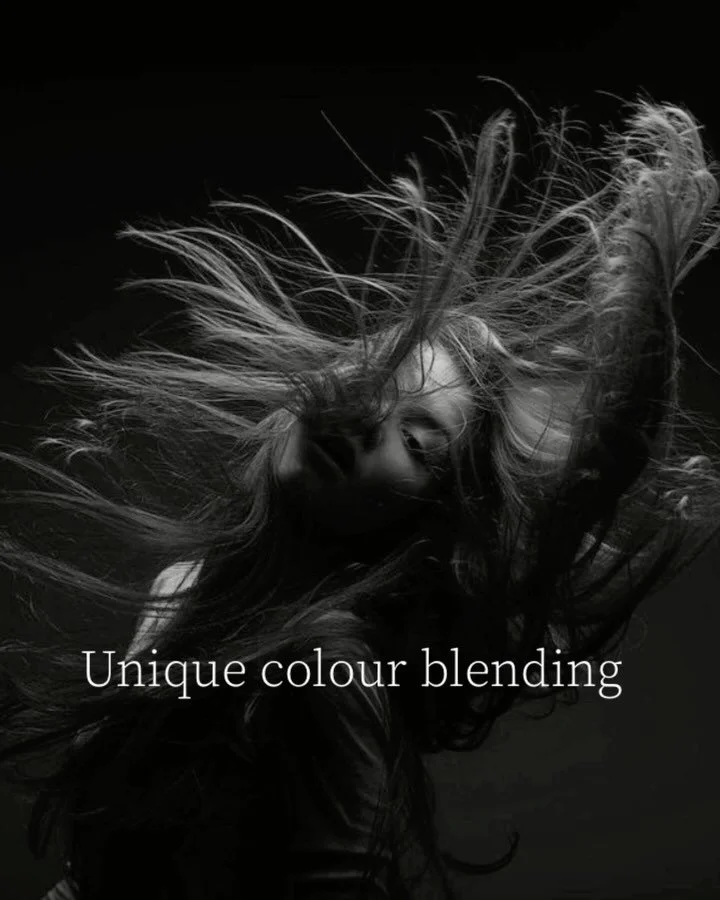 Nude&rsquo;s personalised colour blending technique.

 Every bundle is custom-colored by hand to seamlessly match the natural hair. Our method ensures a natural look with smooth transitions between tones, especially for balayage, ombr&eacute;, or hig