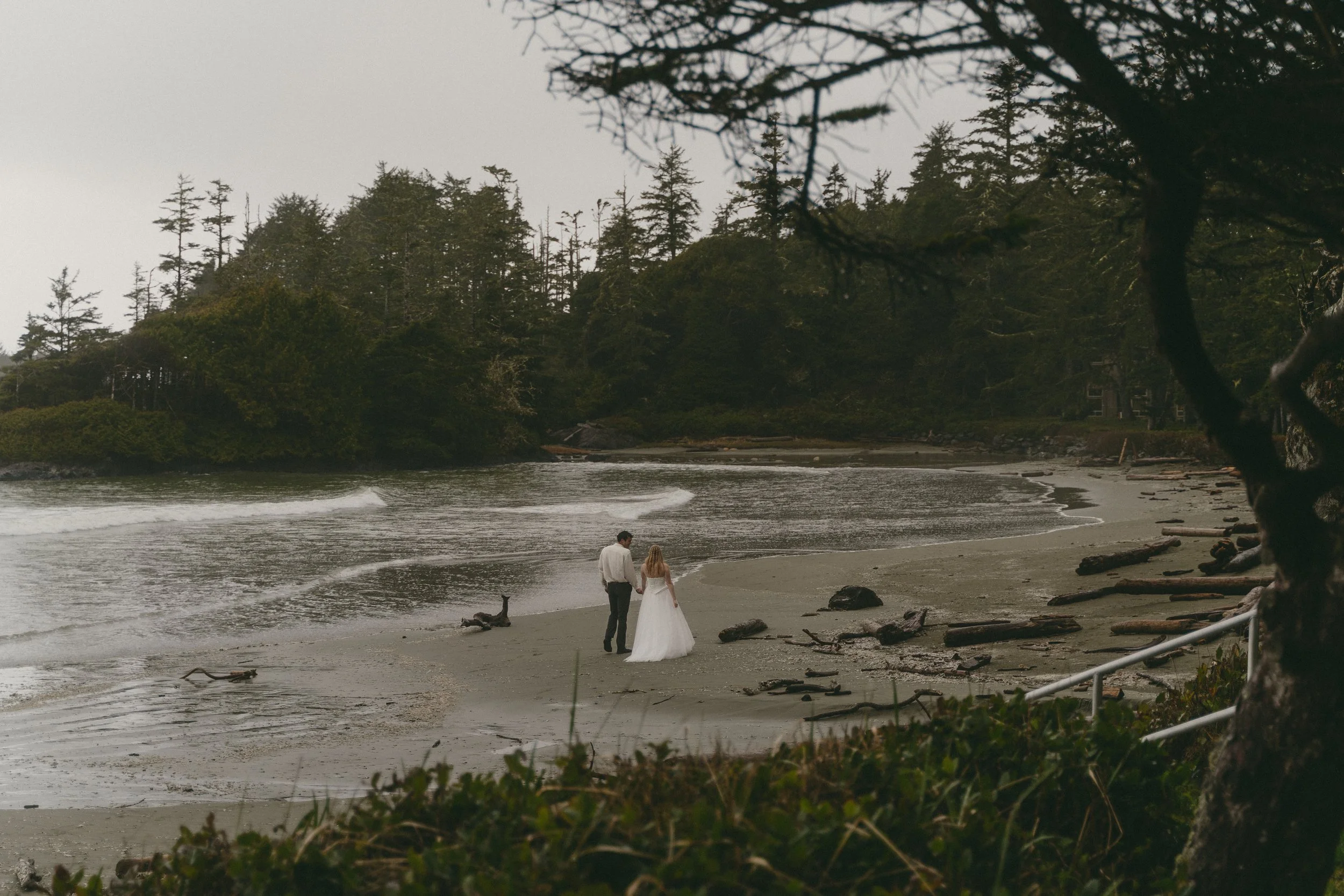 couples rainy elopement in Tofino BC