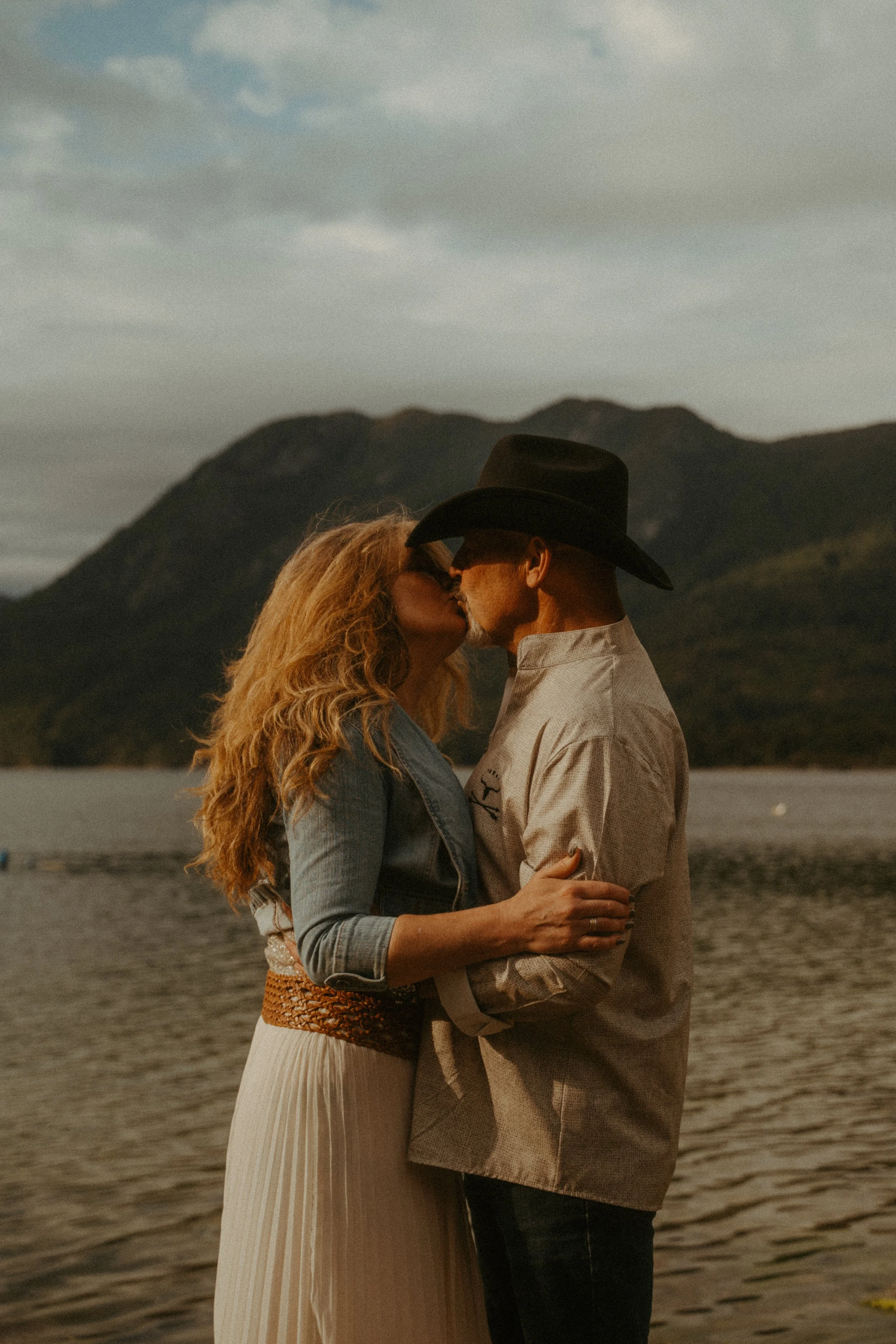 Couples session on the beach in Sechelt, British Columbia