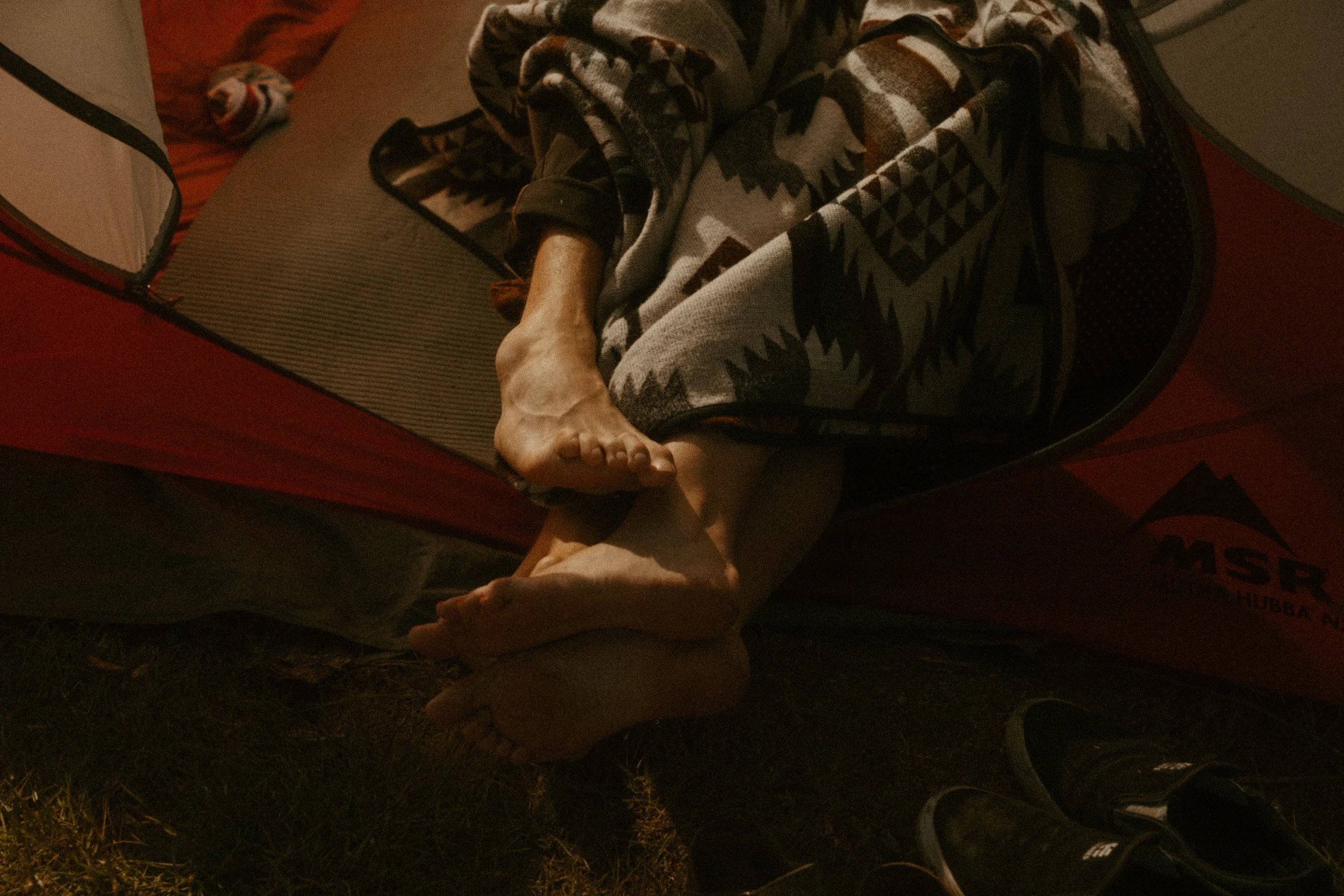 Couples camping photo session in Sechelt, BC