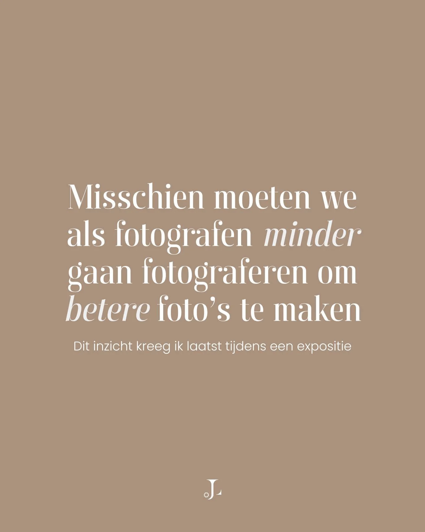 Laatst was ik bij de expositie van Ed van der Elsken in het Rijksmuseum en terwijl ik daar naar zijn werk keek, bleef ik nadenken over hoe anders je fotografeert als je maar een beperkt aantal beelden tot je beschikking hebt.

Met digitale fotografie