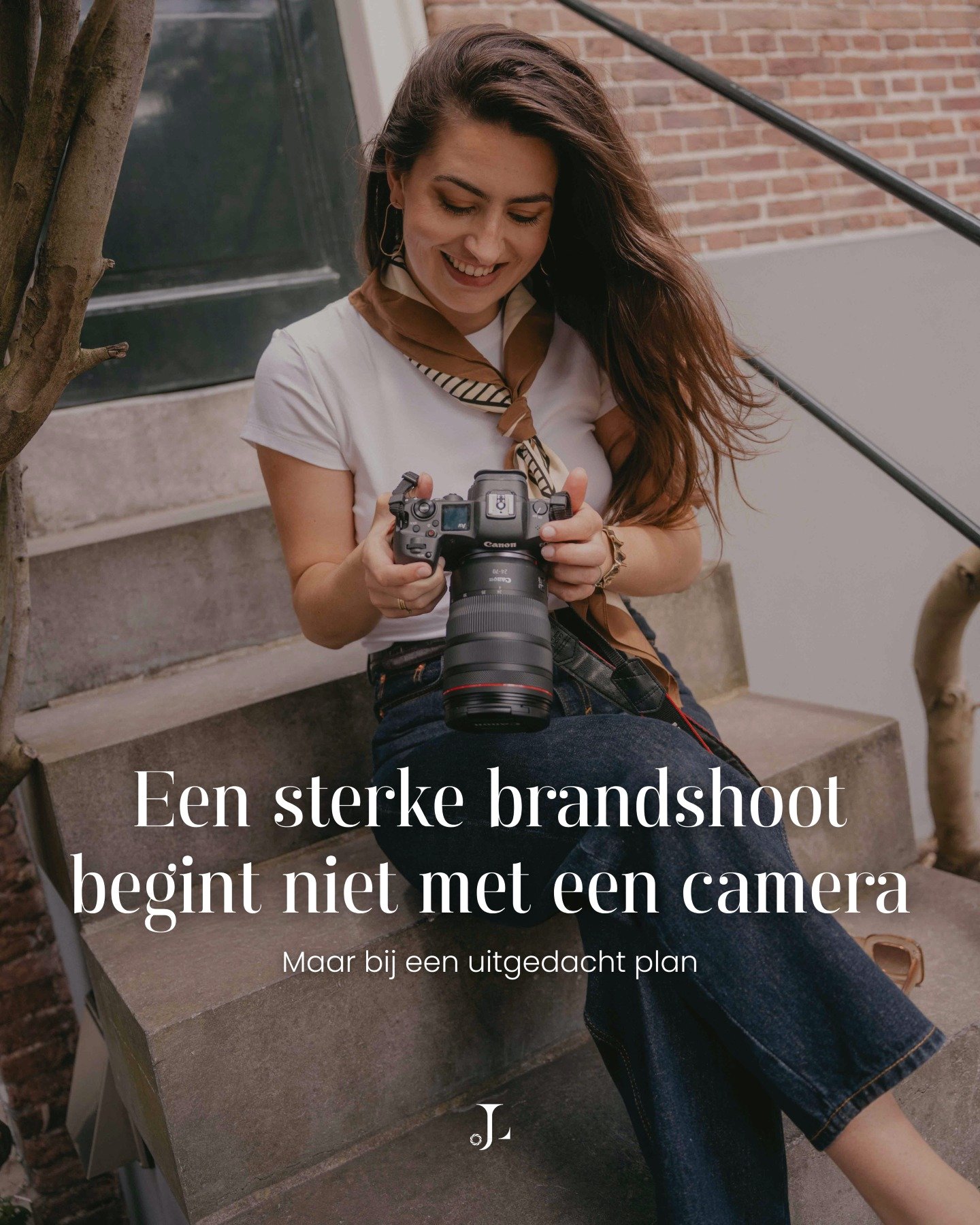 Een goede brandingshoot begint al ver voordat ik mijn camera erbij pak.

Voor iedere BE SEEN shoot werk ik een compleet creatief concept uit, afgestemd op jouw bedrijf &amp; gewenste uitstraling. 

Over ieder detail is nagedacht. Zodat jij niet zelf 