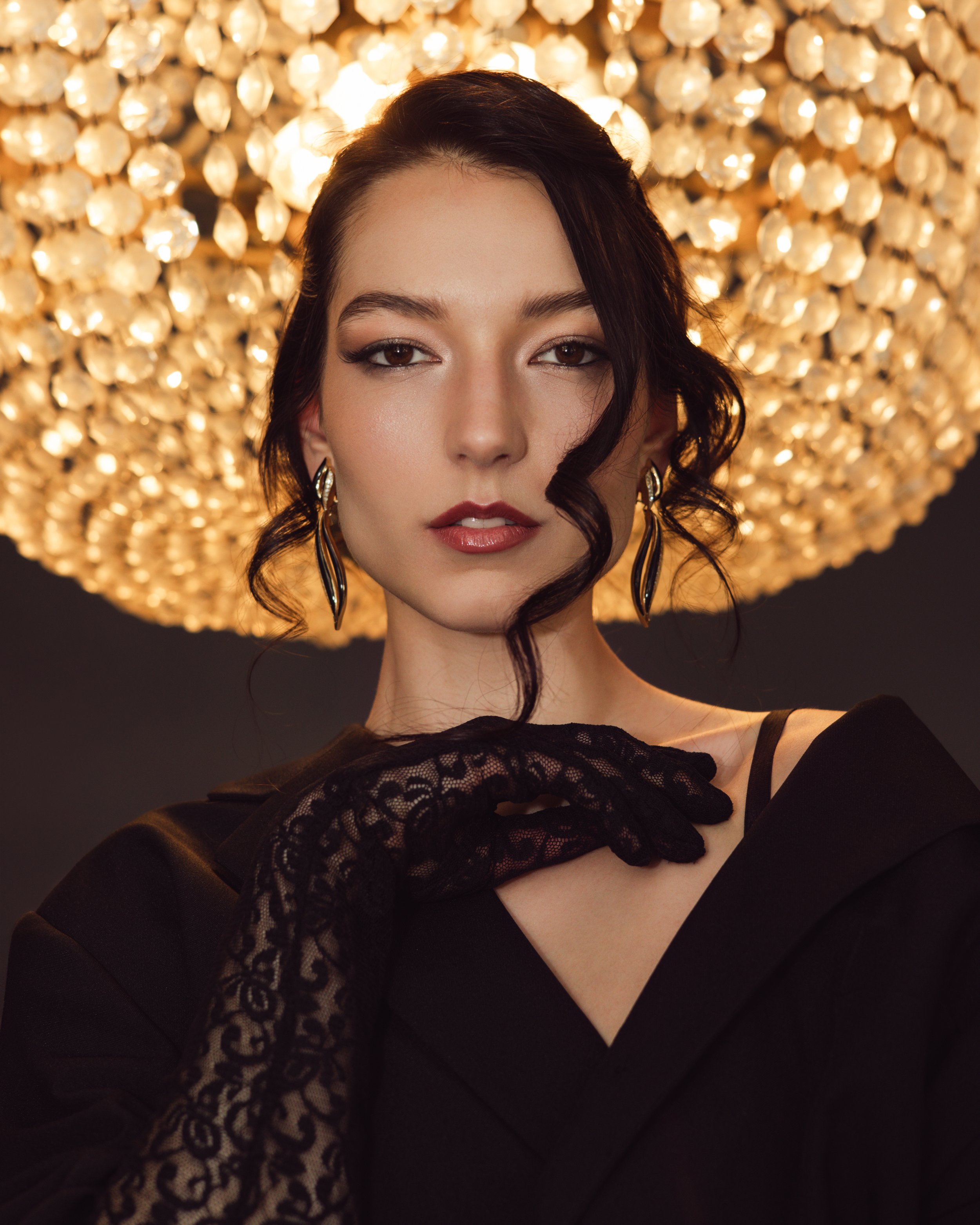 JL_2026_[chandelier shoot]_T0A9593.JPG