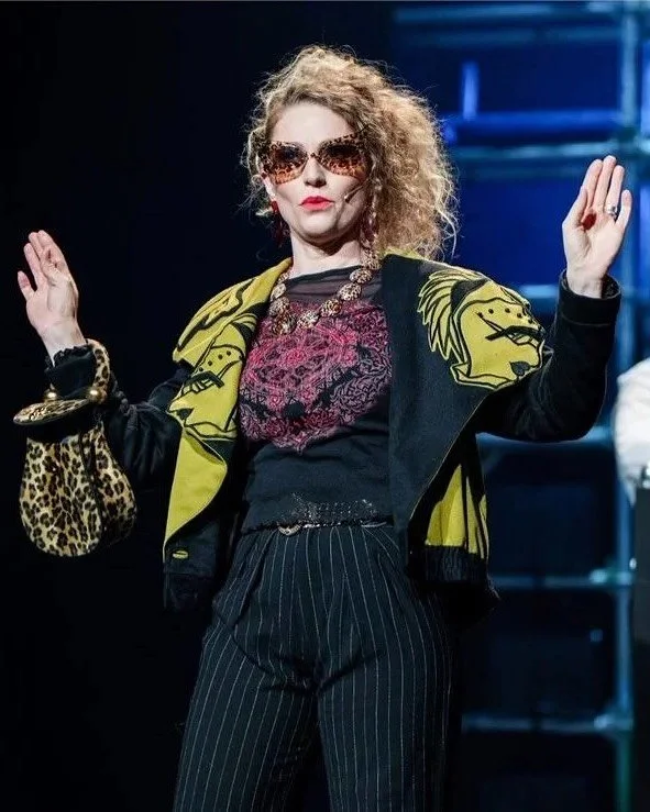 Bei Station X sorgen diese talentierten Schauspielerinnen f&uuml;r unvergessliche Momente voller Drama, Humor und Magie. Hier sind die Stars, die f&uuml;r Unterhaltung und Emotionen garantieren:

✨ @rachyfischer 
Die vielseitige K&uuml;nstlerin, beka