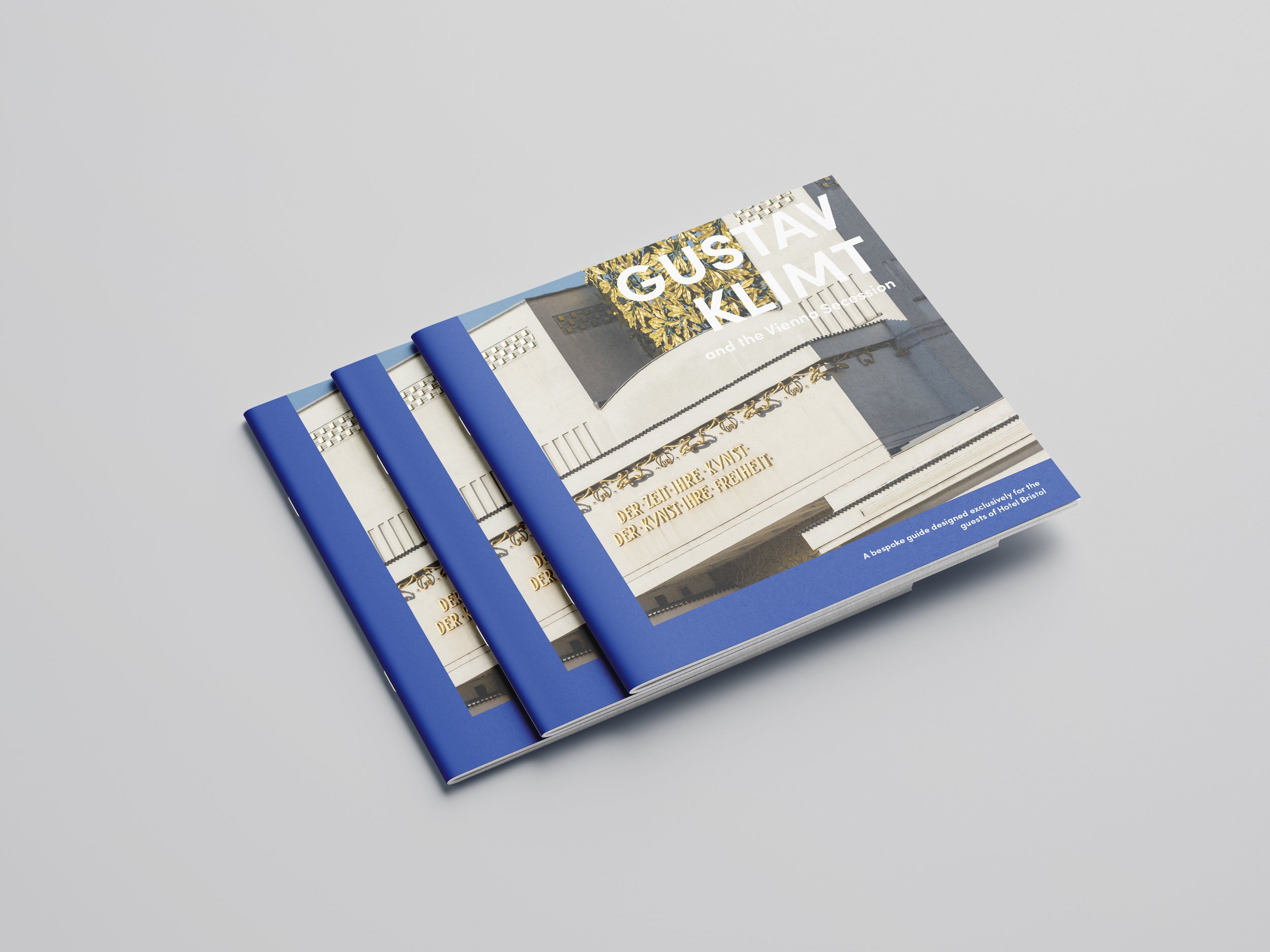 Free_Square_Brochure_Mockup_02.jpg