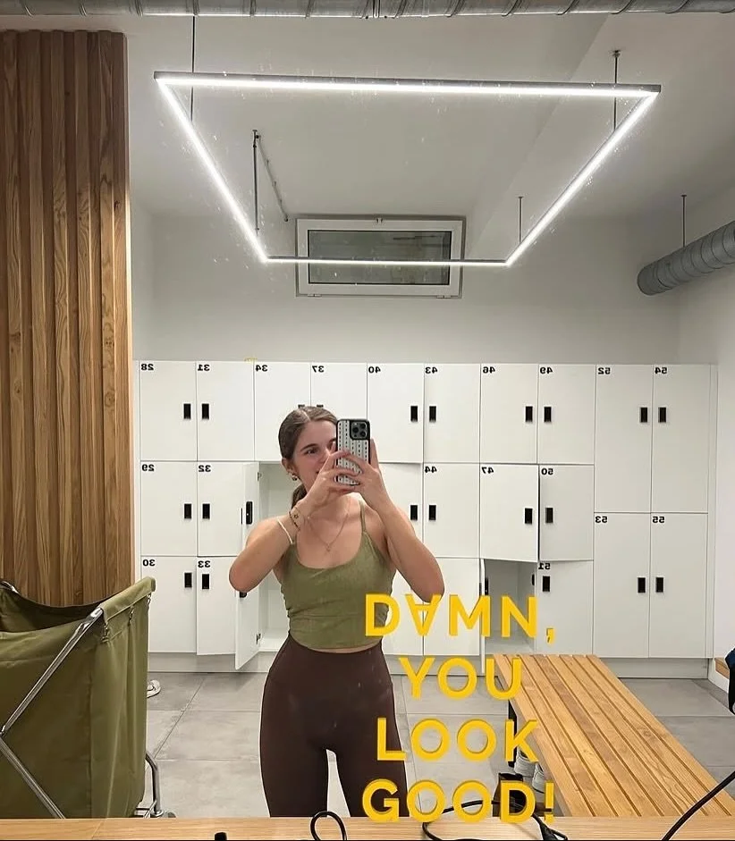 Bathroom selfies hit different 👀
But is it really the best spot in the studio?
Entrance, locker room, or studio class &mdash; you decide.
Vote below 👇