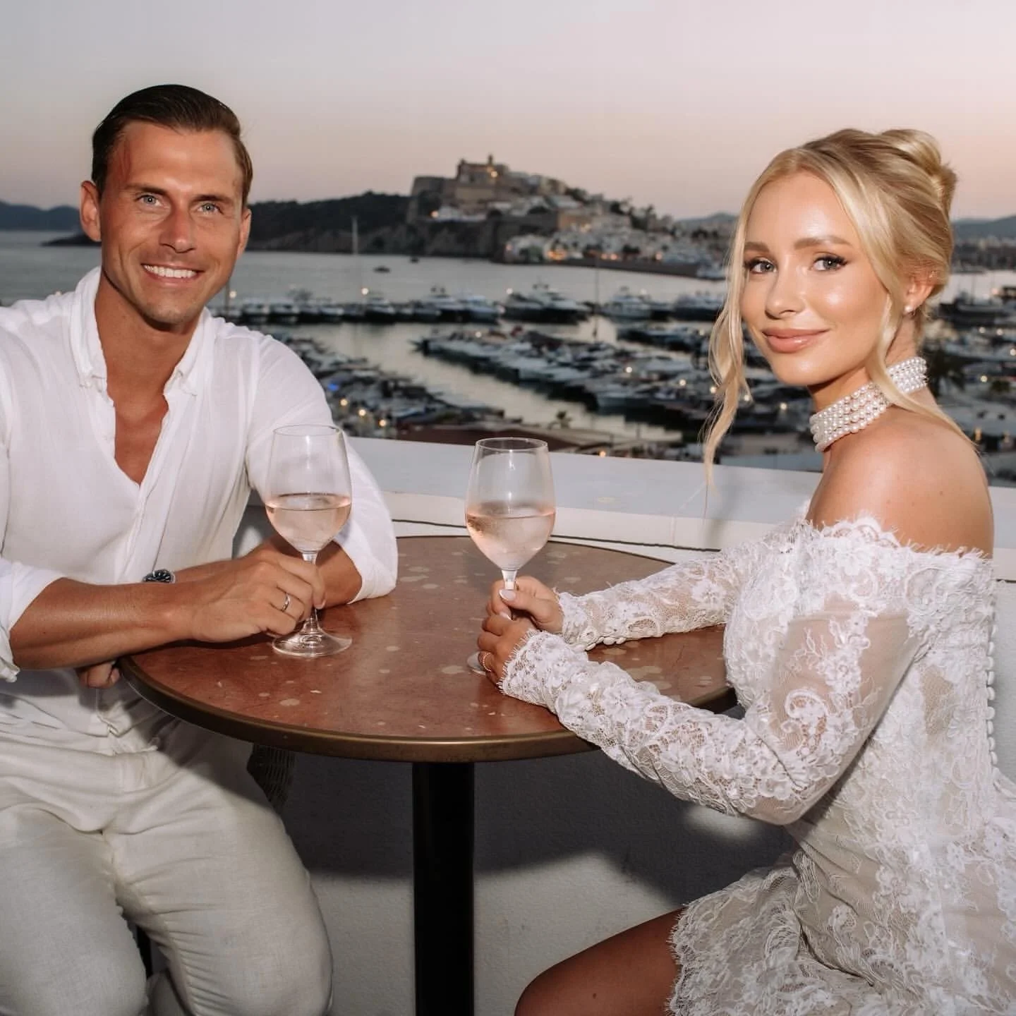 Not just one look&hellip; because why would you limit yourself to one moment 🤍

Svenja&rsquo;s pre-party vibe was all about that soft, glowy skin (like real skin, just better) and a twisted updo that felt effortless but still really polished. Super 