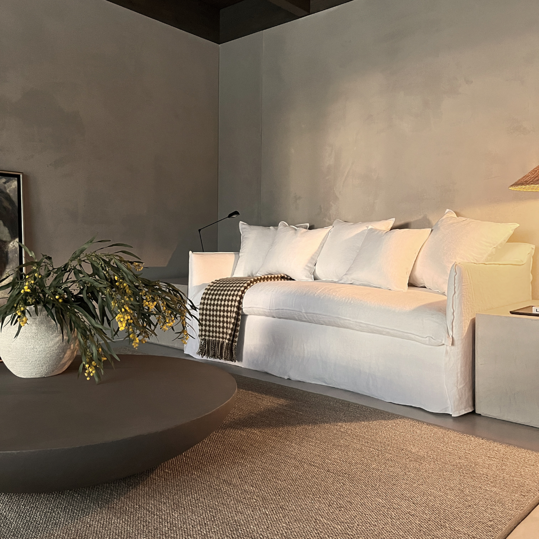 Confortable-and-cozy-living-room-interior-design-by-RAIZ.png
