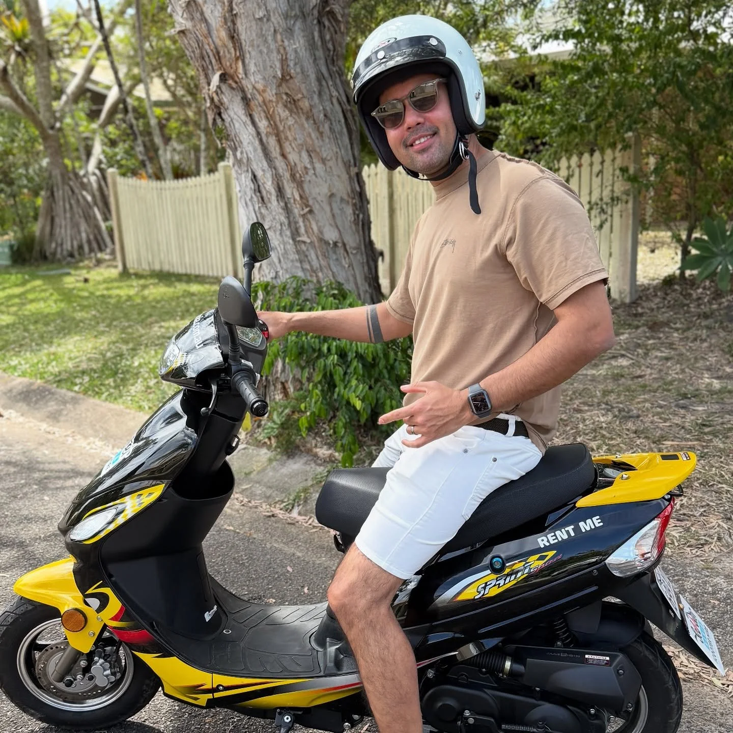 Sanchay from Sydney 😊🛵
#scootermanianoosa #scooter #scooterhire #noosa  #scootermania  #explorenoosa #sunshinecoast #noosatourism #hastingsstreet #ilovenoosa #noosaqld #funinthesun #scooterhirenoosa #planet_noosa