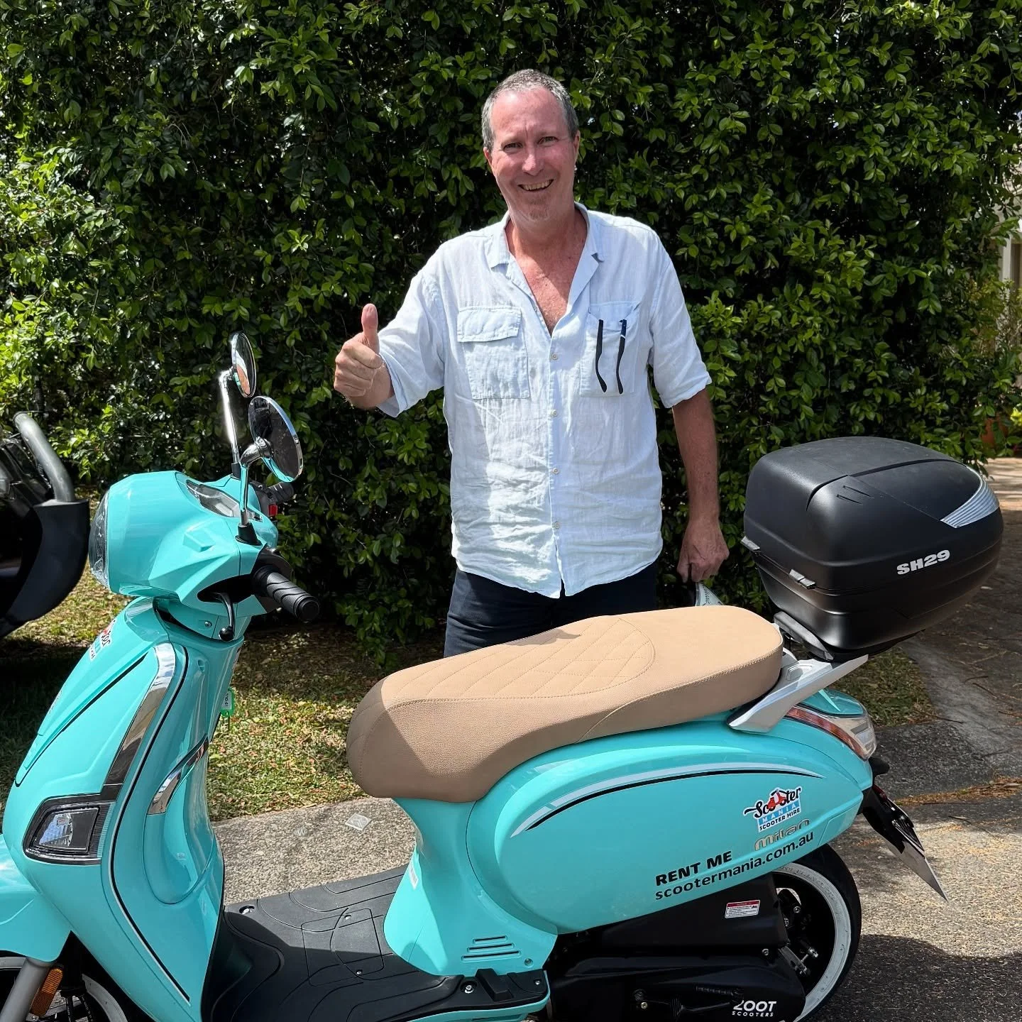 Michael manages @halselodgenoosa and guess who he chooses for his scooter hire ππ΅
#scootermanianoosa #scooter #scooterhire #noosa  #scootermania  #explorenoosa #sunshinecoast #noosatourism #hastingsstreet #ilovenoosa #noosaqld #funinthesun #scooter