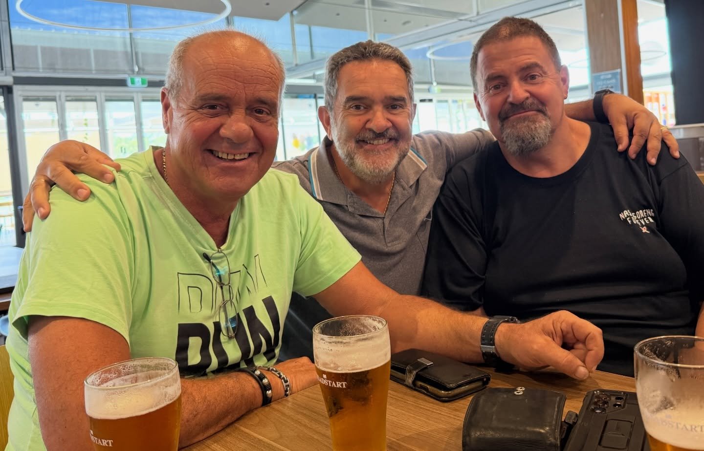 A very rare photo opportunity of the 3 brothers together in the same place at the same time 😂😂🛵🛵🛵
#scootermanianoosa #visitnoosa #scooter #scooterhirenoosa #noosa  scootermania  explorenoosa sunshinecoast noosatourism hastingsstreet ilovenoosa s