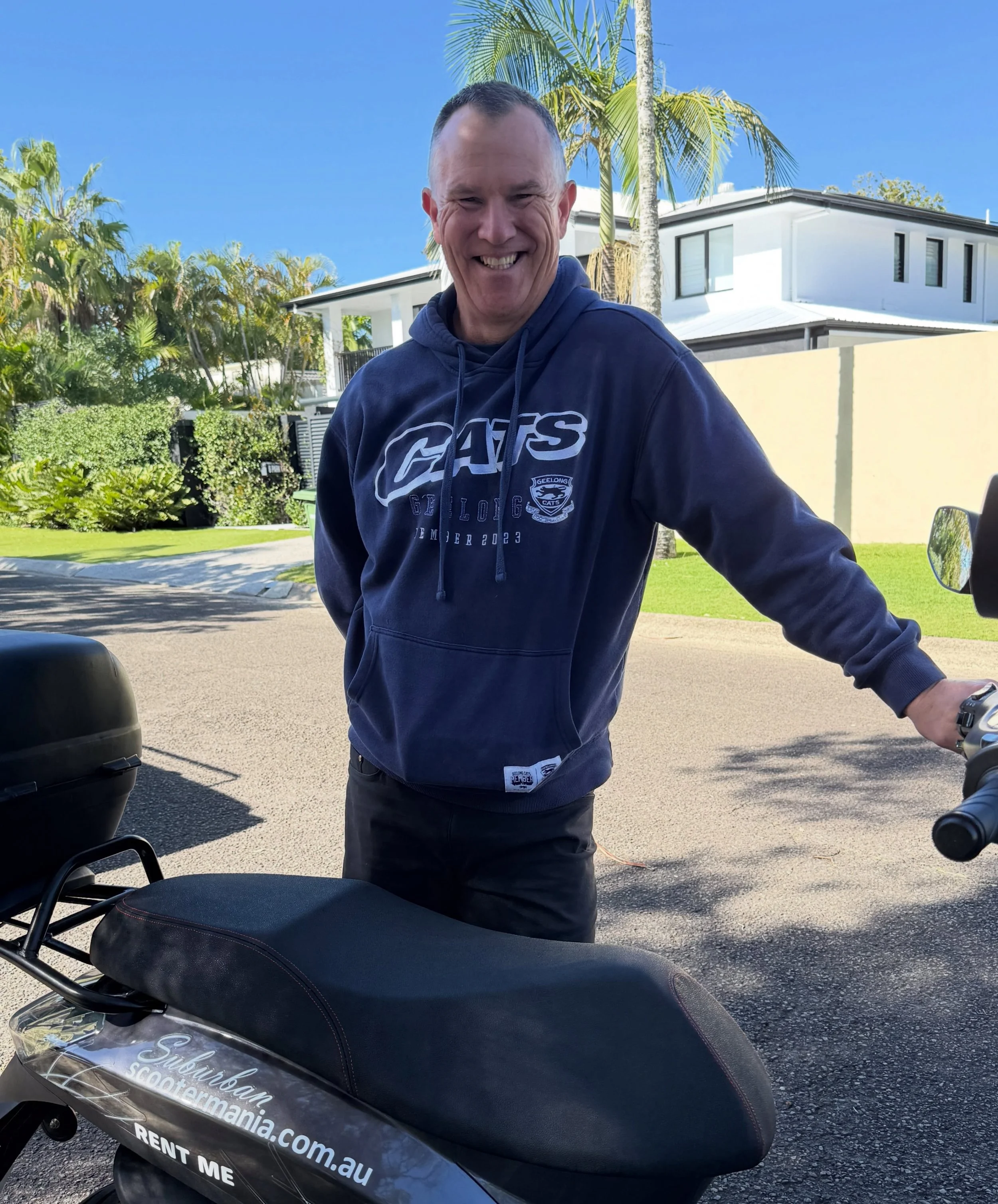 I wonder what footy team Jamie supports? lol 😂🛵😊
#scootermanianoosa #visitnoosa #scooter #scooterhirenoosa #noosa  scootermania  explorenoosa sunshinecoast noosatourism hastingsstreet ilovenoosa scooterhirenoosa