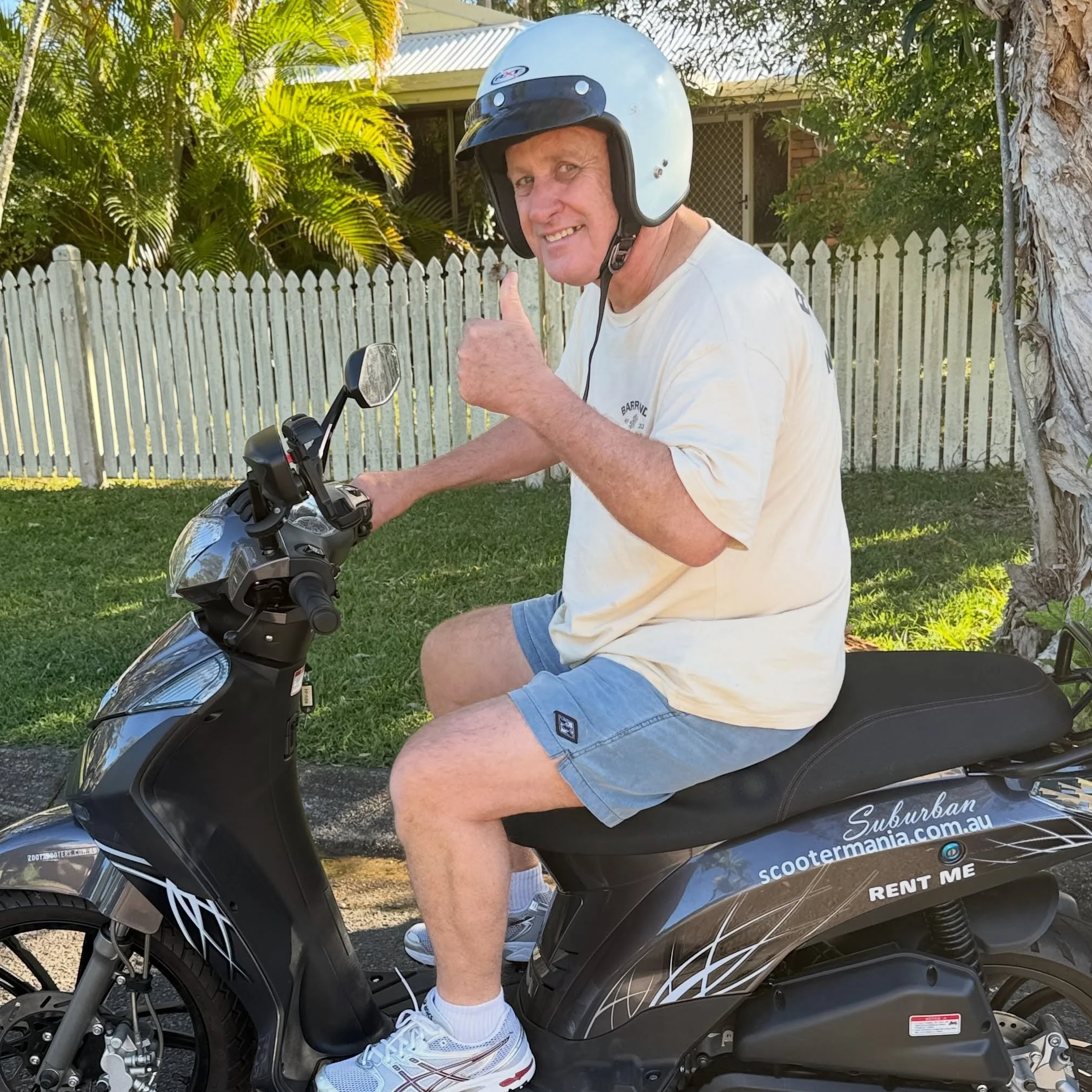 Thumbs up from Peter on one of our brand new Suburban scooters 🛵👍😊