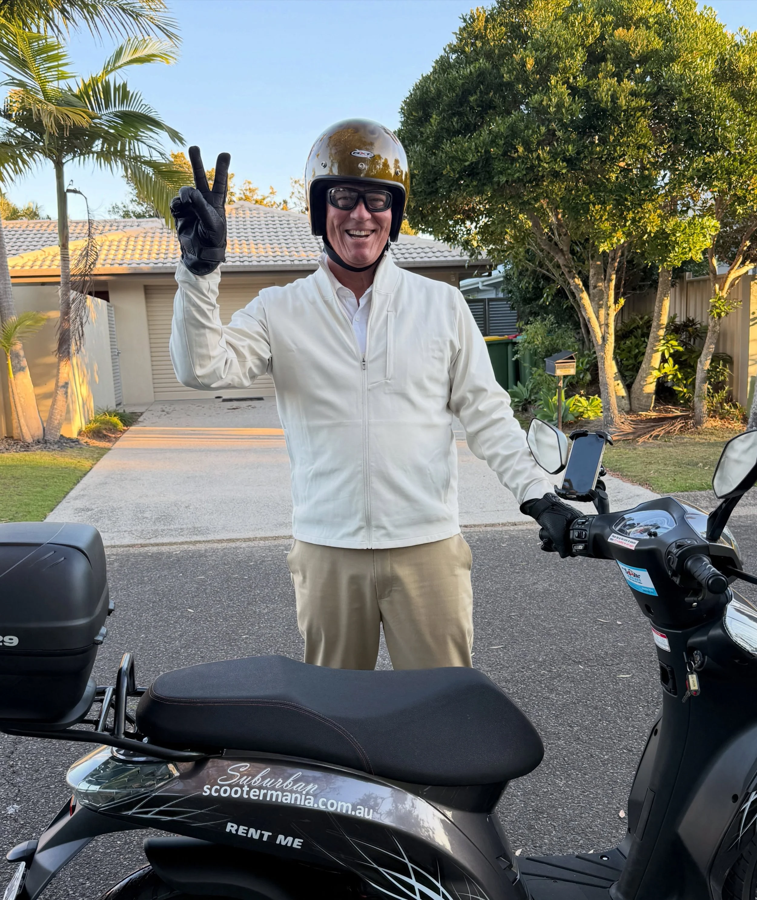 Luke is back and all smiles. Luke brings all his own gear every time he hires 😊🛵