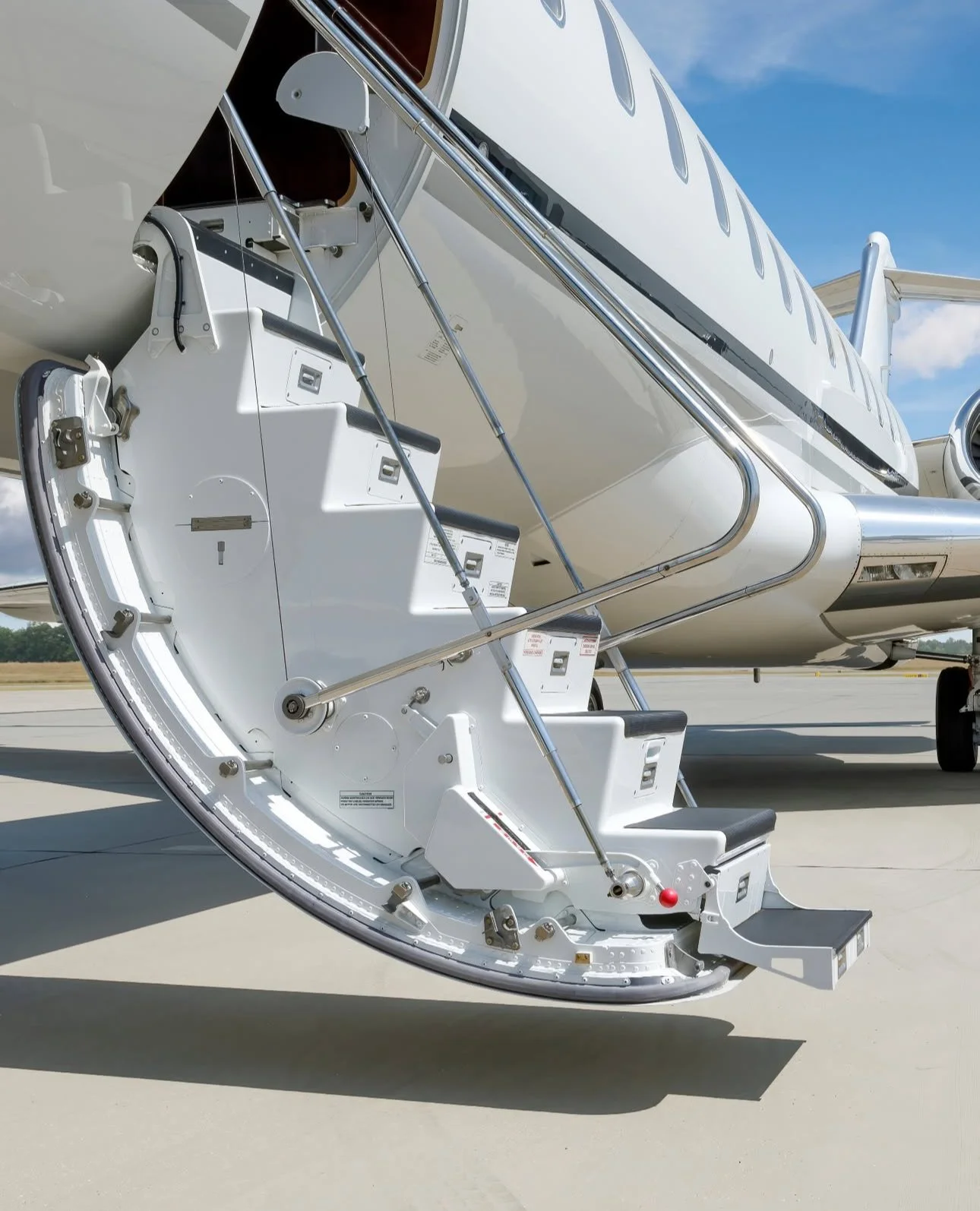 A new week begins here at Leeds East ✈️

We&rsquo;re ready - are you?

From early departures to exciting arrivals and meetings, it&rsquo;s set to be another busy week here!

#LeedsEastAirport #AviationLife #YorkshireBusiness #MondayMotivation