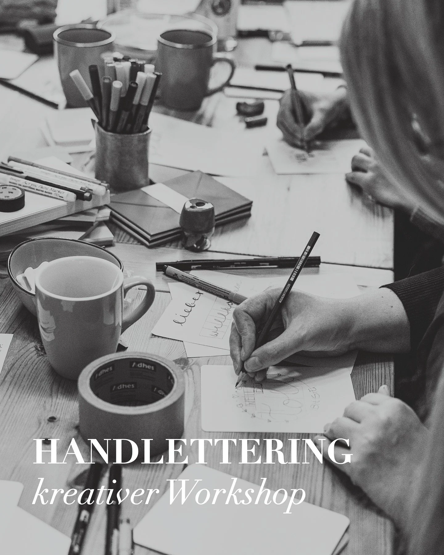 kleiner (sehr versp&auml;teter) Einblick in den letzten Handlettering-Workshop ✍️

In diesem Workshop machen wir gemeinsam k&uuml;nstlerische Schreib&uuml;bungen und ich zeige dir Techniken, die es dir erm&ouml;glichen deinen eigenen Stil zu entdecke