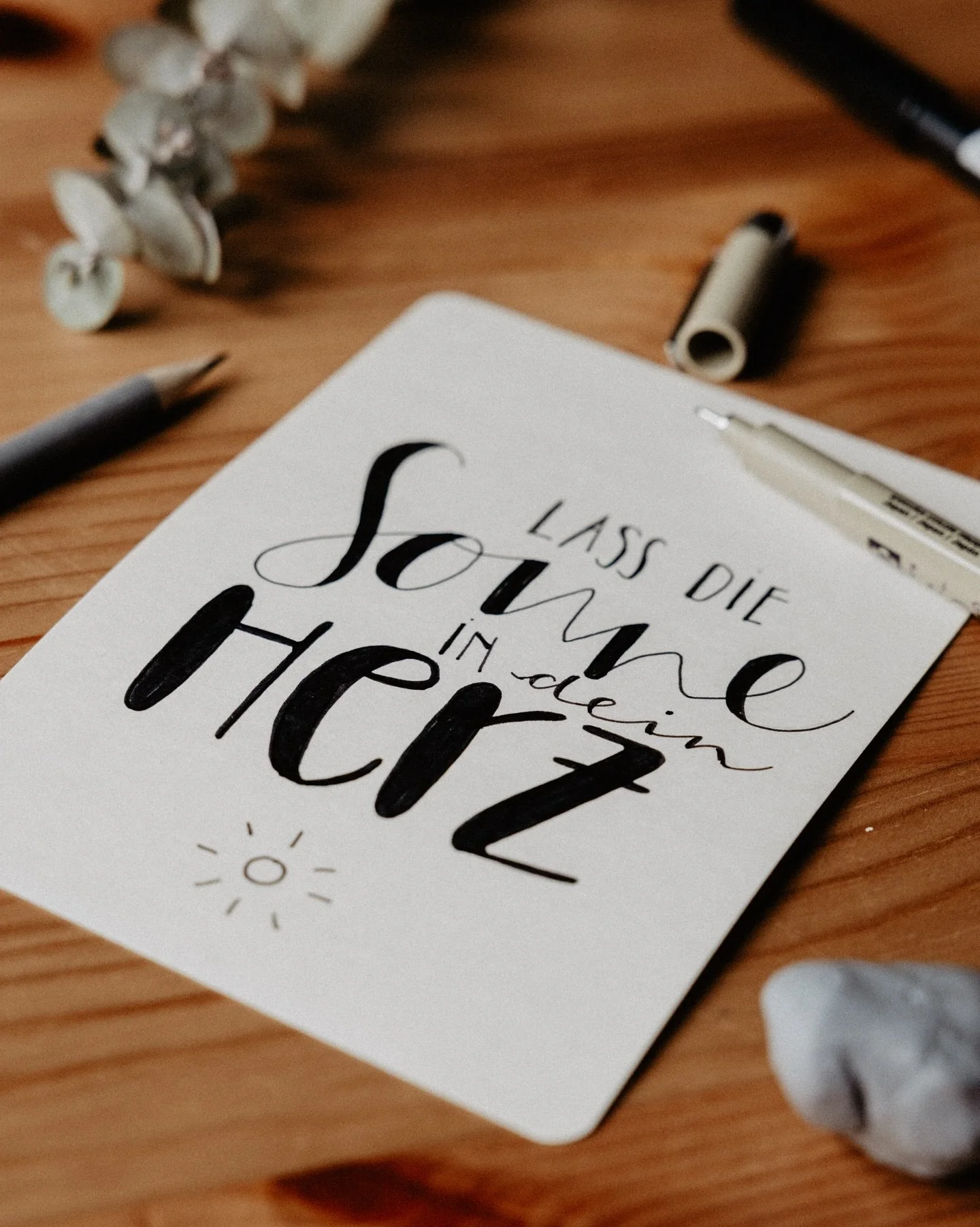 Lass die Sonne in dein Herz &hearts;️ 

(musste ich nochmal posten, weil der Account noch nicht im Feed verschieben kann 🙈)

#wundertollstudio #kreativeworkshops #kreativeworkshopssolingen #solingen #ohligs #leverkusen #langenfeld #leichlingen #hand