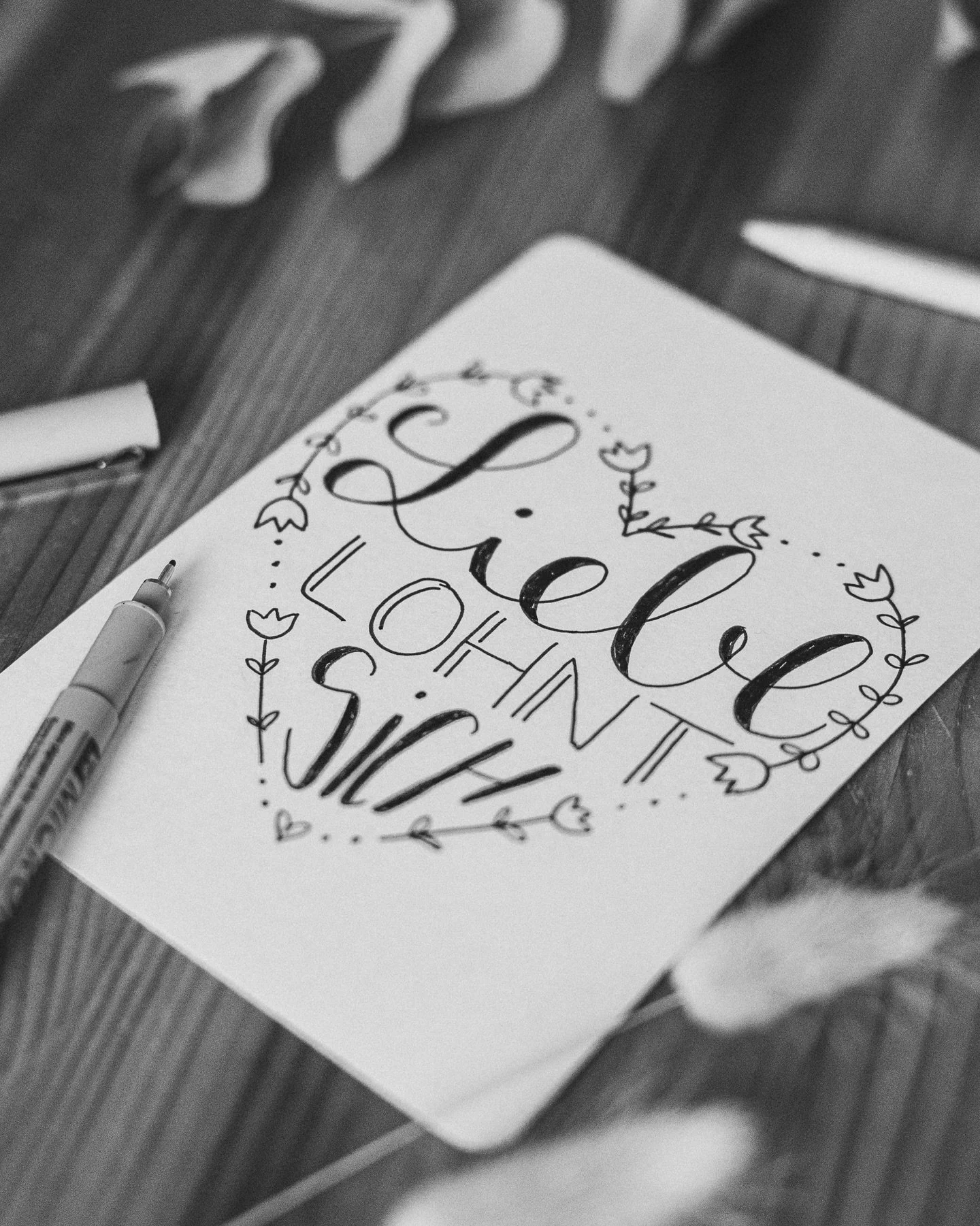 Liebe lohnt sich.

immer.

Denkt da dran und kommt gut in die neue Woche &hearts;️

#wundertollstudio #kreativeworkshops #kreativeworkshopssolingen #solingen #ohligs #leverkusen #langenfeld #leichlingen #handlettering #dankbarkeit #achtsamkeit #works