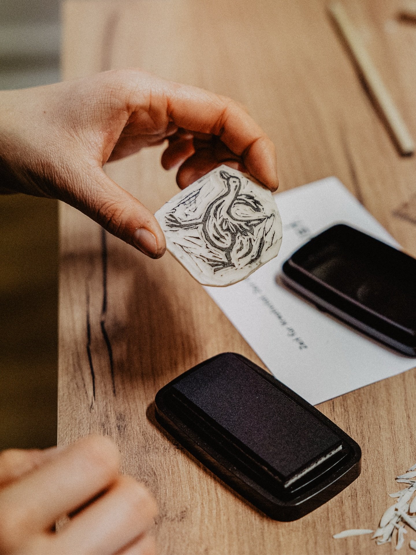 was f&uuml;r ein sch&ouml;ner Linoldruck Workshop 🥰

das sind Ergebnisse aus dem letzten Workshop. ist das nicht toll, was man so in 2,5 Std erschaffen kann?

www.wundertoll.studio

#wundertollstudio #kreativworkshopsolingen #workshopsolingen #linol