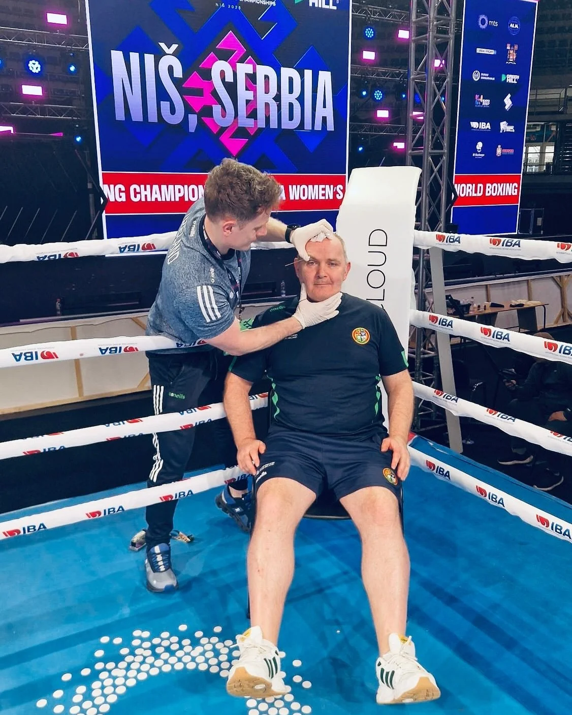 Boxing cut technician and hand wrapping course completed at the Women&rsquo;s World Championships in Serbia 🇷🇸 Big thanks to @denzl.coach for sharing his knowledge over the 4 day course and to Sean for being my practice dummy 😂🥊 #boxing #physio #