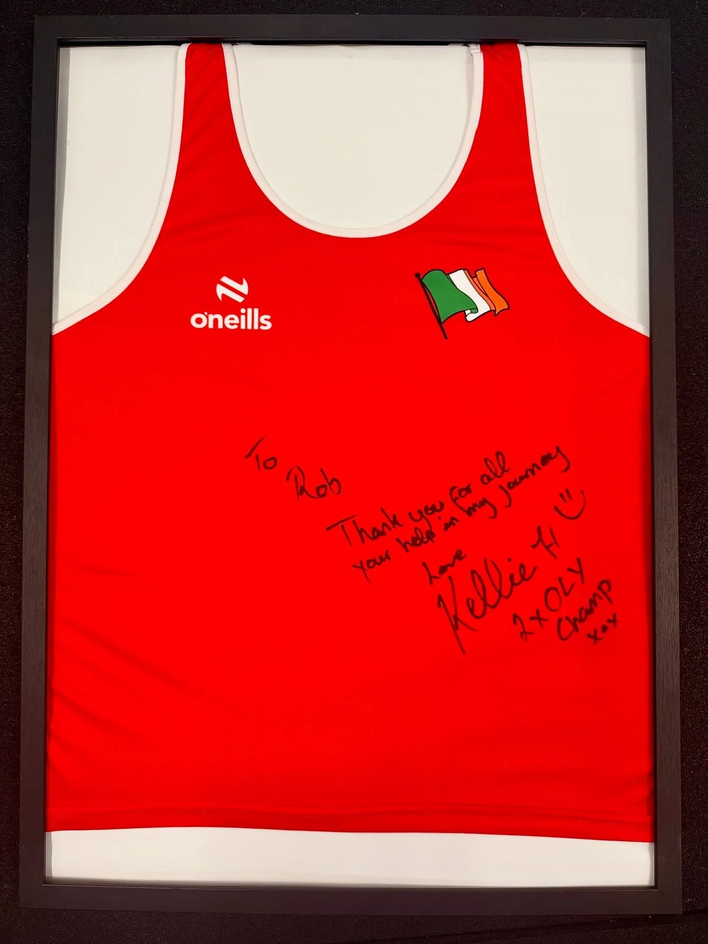 Very proud to have this Irish boxing vest up on the wall of my clinic 🥊🇮🇪
I&rsquo;ve been lucky enough to work with @kelly_harrington14 over the past few years and to see her achieve some truly incredible things. A world class athlete and more imp