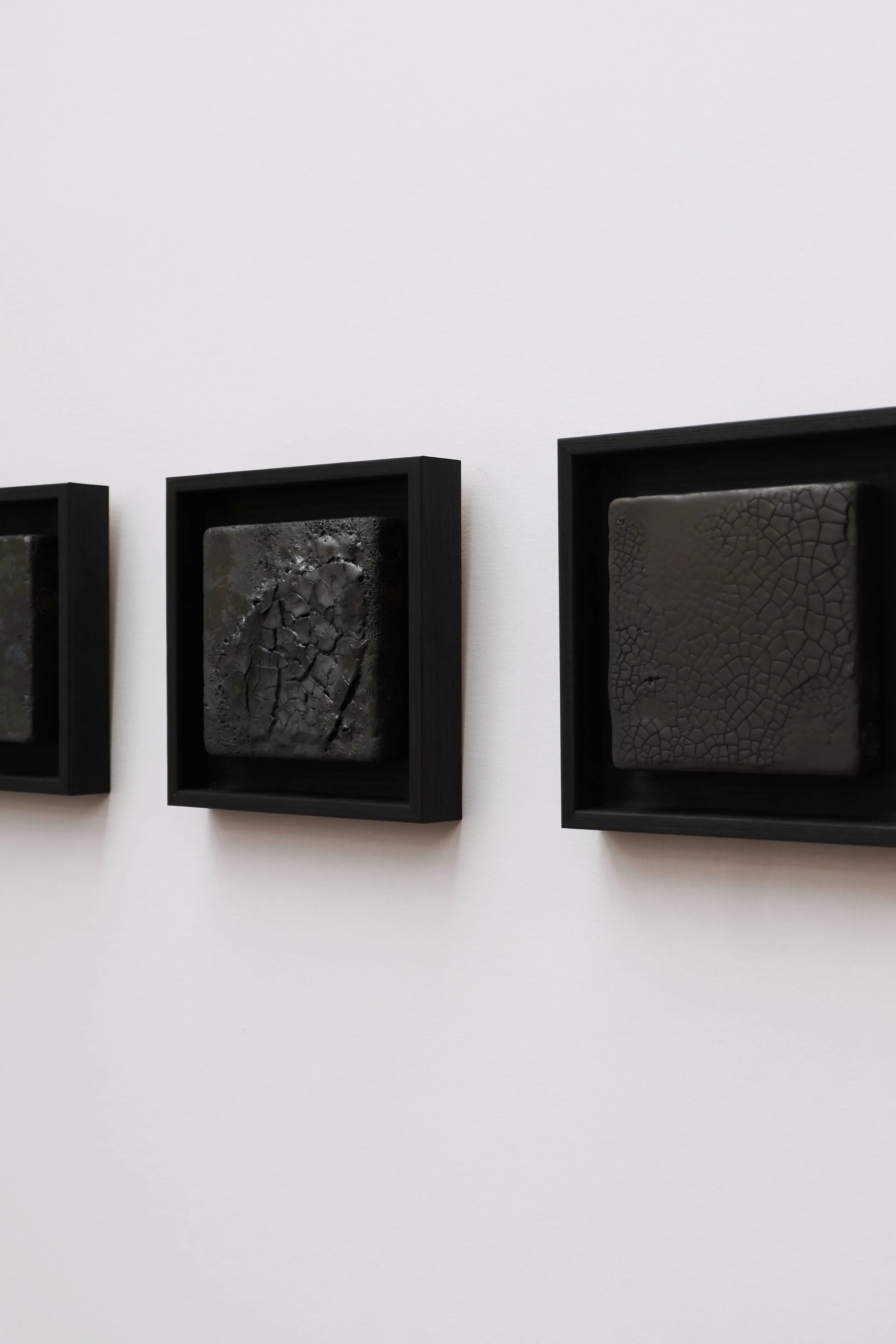 Collection de tableaux encadrés, 2025