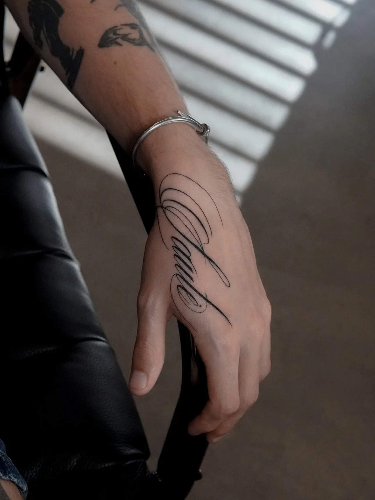 Saulė // Made for the young talent @jameswesttattoo 

London books open