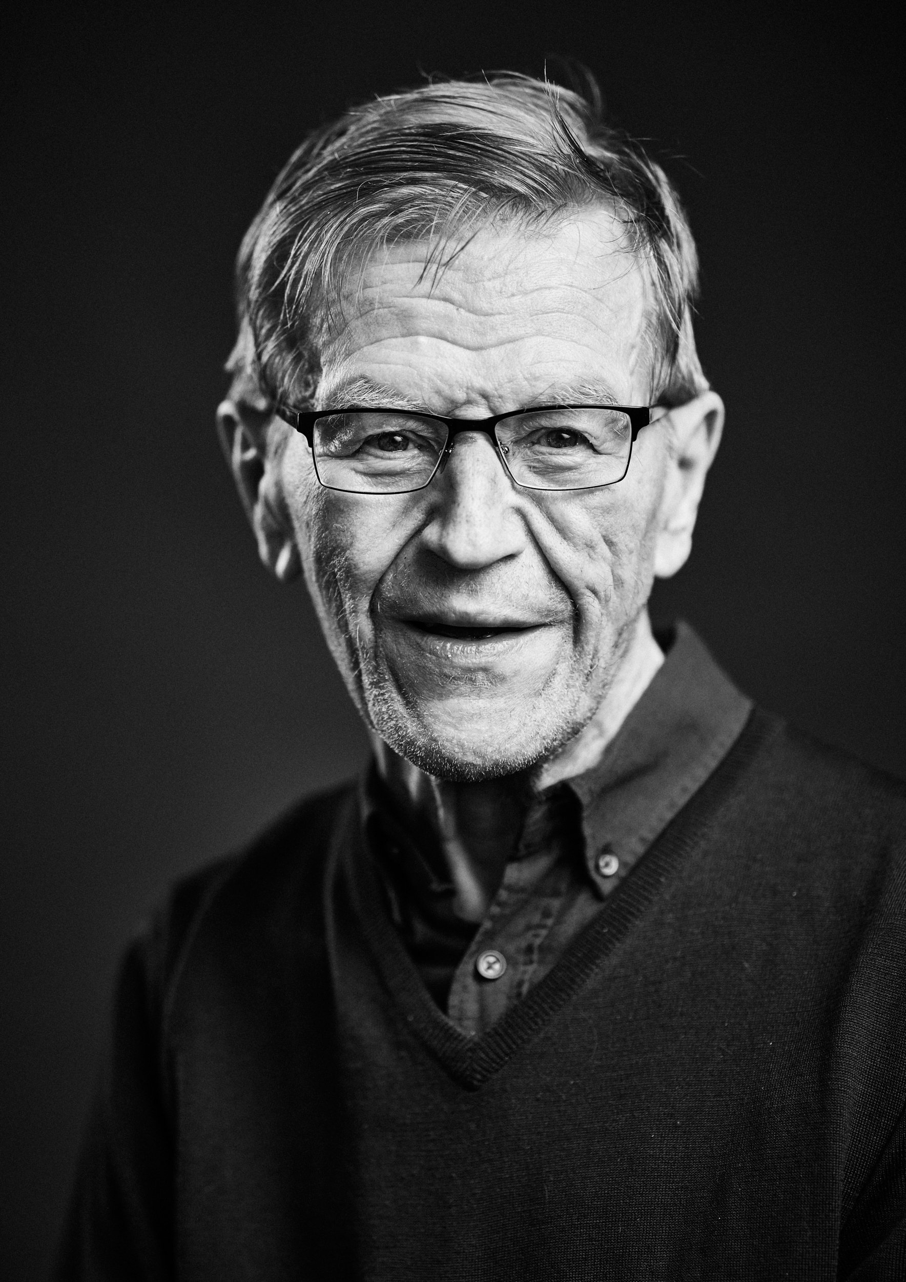 Seppo Huuskonen 20.10.1943-25.10.2023
Seppo Huuskoselle oli varattu paikka tähän historiikkiin ansioituneena Nokian
Työväenyhdistyksen vaikuttajana. Hän ehti käydä valokuvauksessa mutta
menehtyi valitettavasti ennen haastattelua.
Seppo liittyi SDP:n