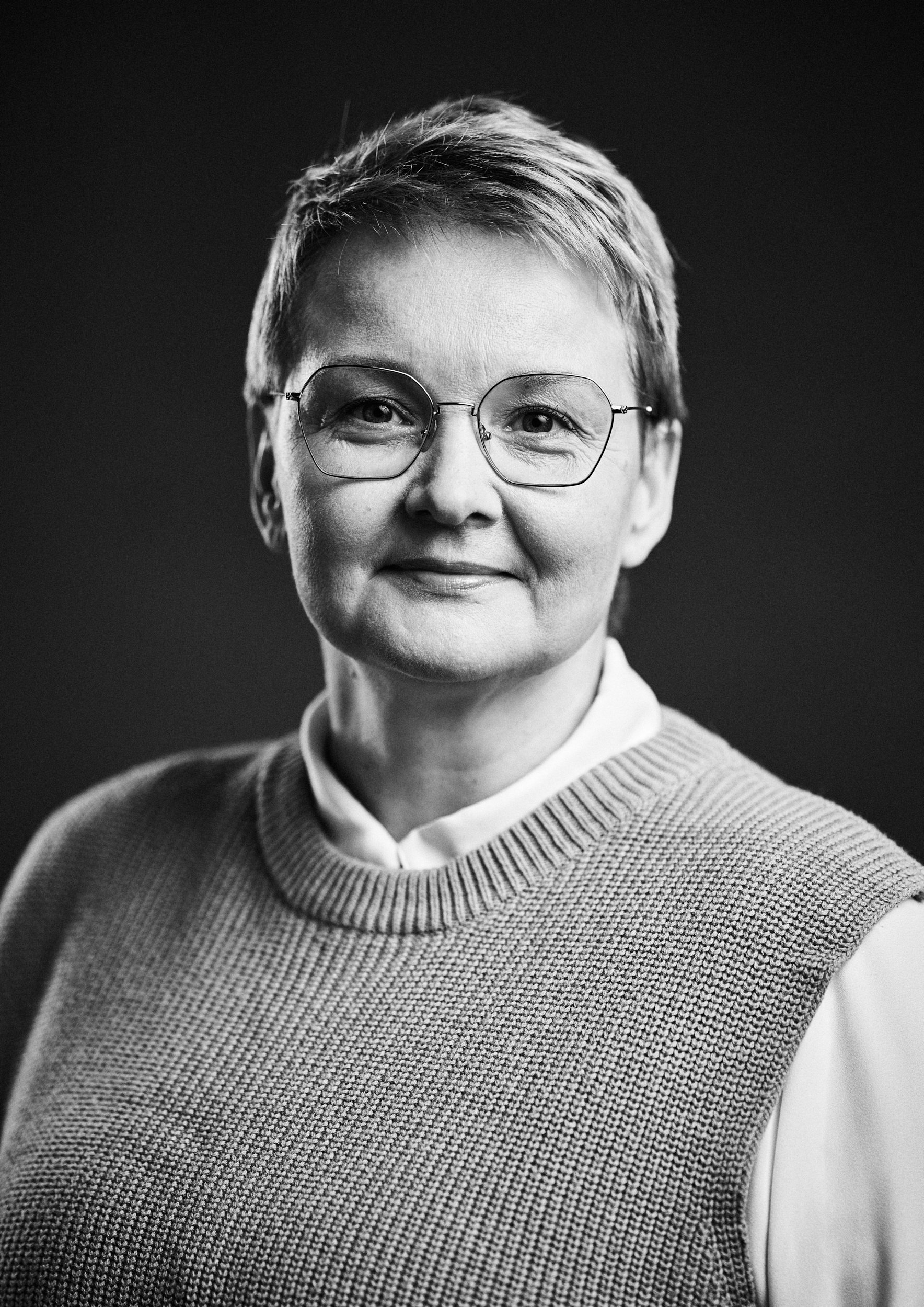 ”Olin ollut kolme kuukautta
opiskelemassa perushoitajaksi,
kun tiesin,
että tämä on sitä, mitä haluan
elämässäni tehdä.
Tärkeintä ja parasta on
kuunnella eli auttaa ihmisiä.” -Arja Laitinen