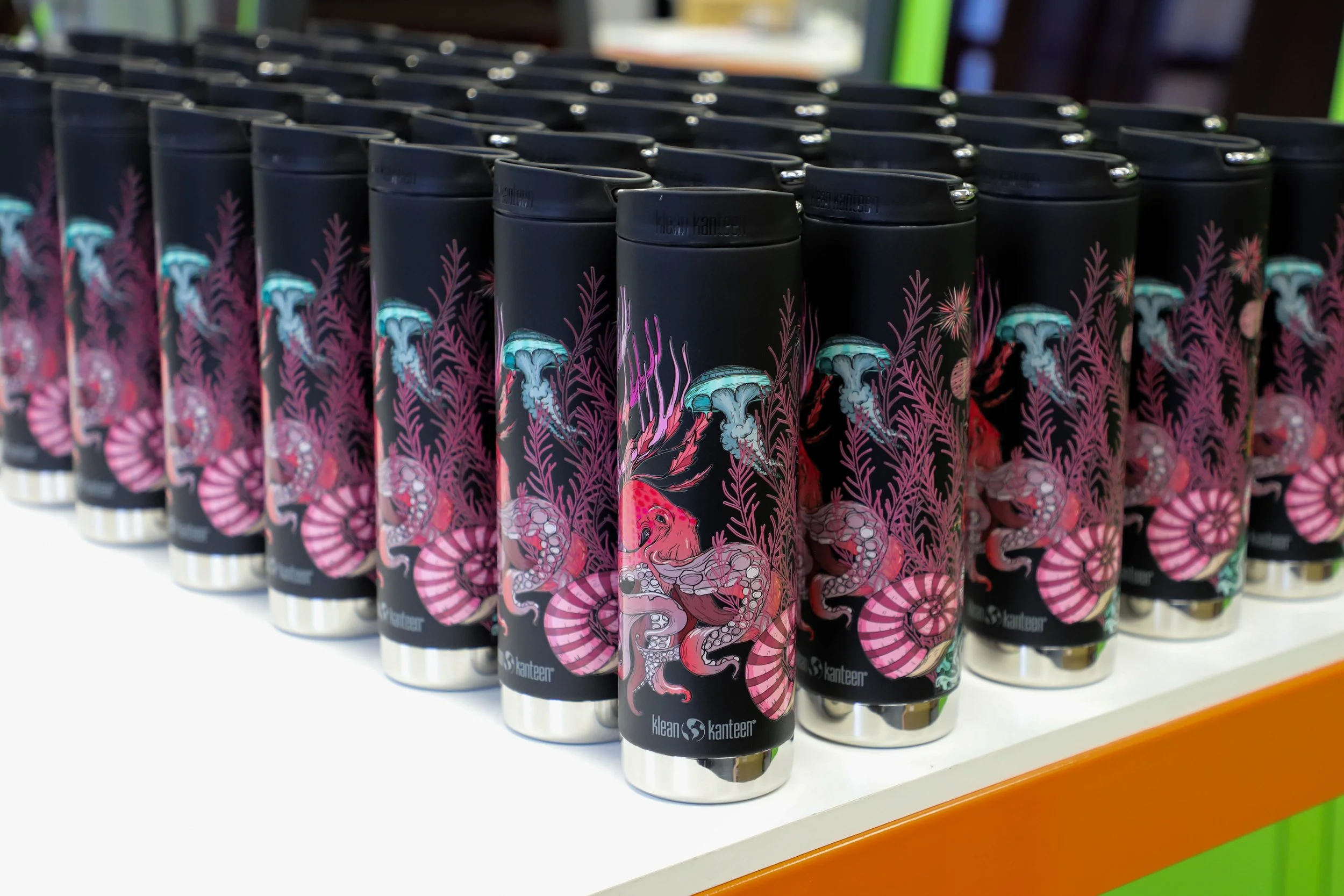 Sea life printed thermos bottles