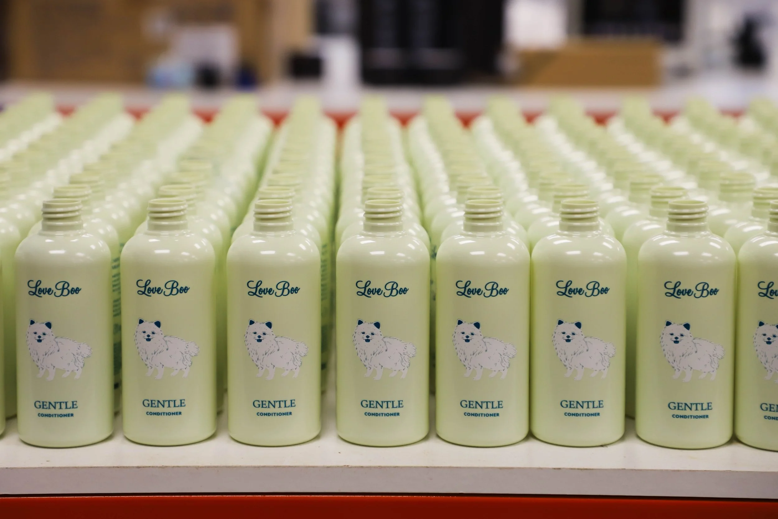 Printed plastic cosmetics bottles