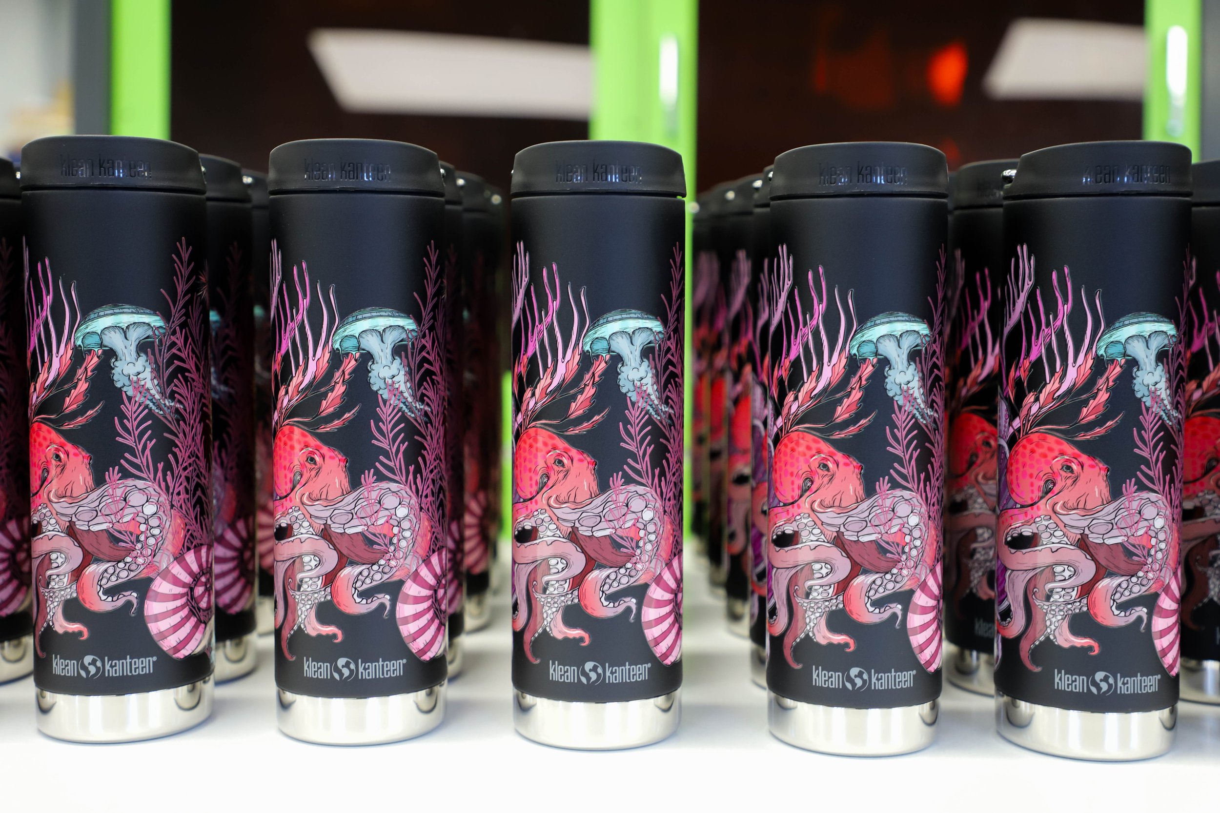 Sea life printed thermos bottles