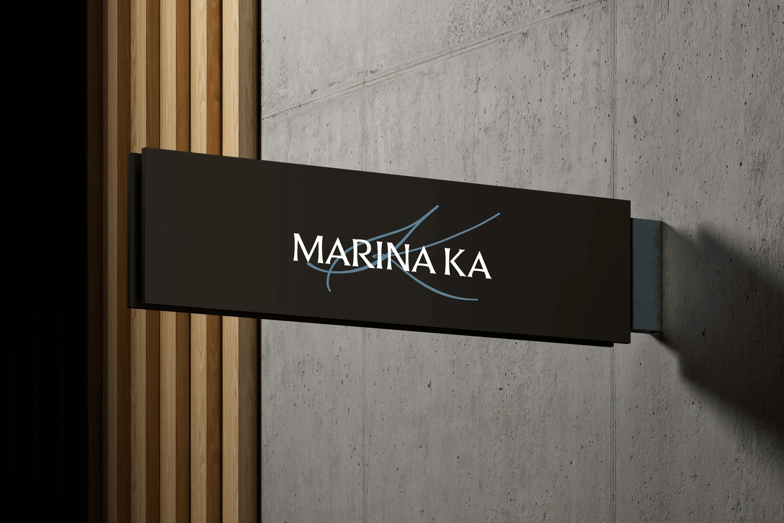 Sinalização de fachada do atelier de joias de luxo Marina Ka