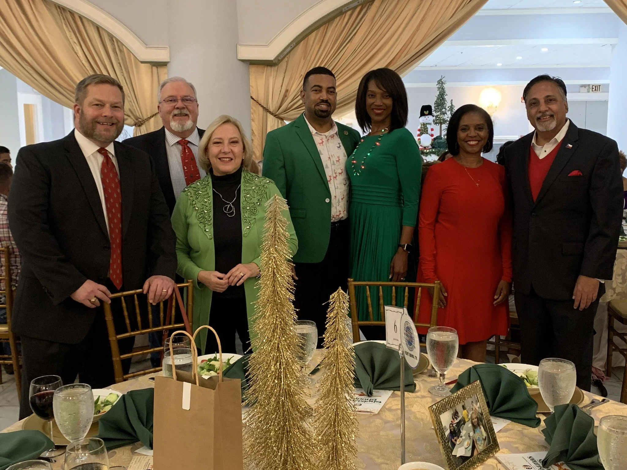 christmas cheers 2022 1.jpg