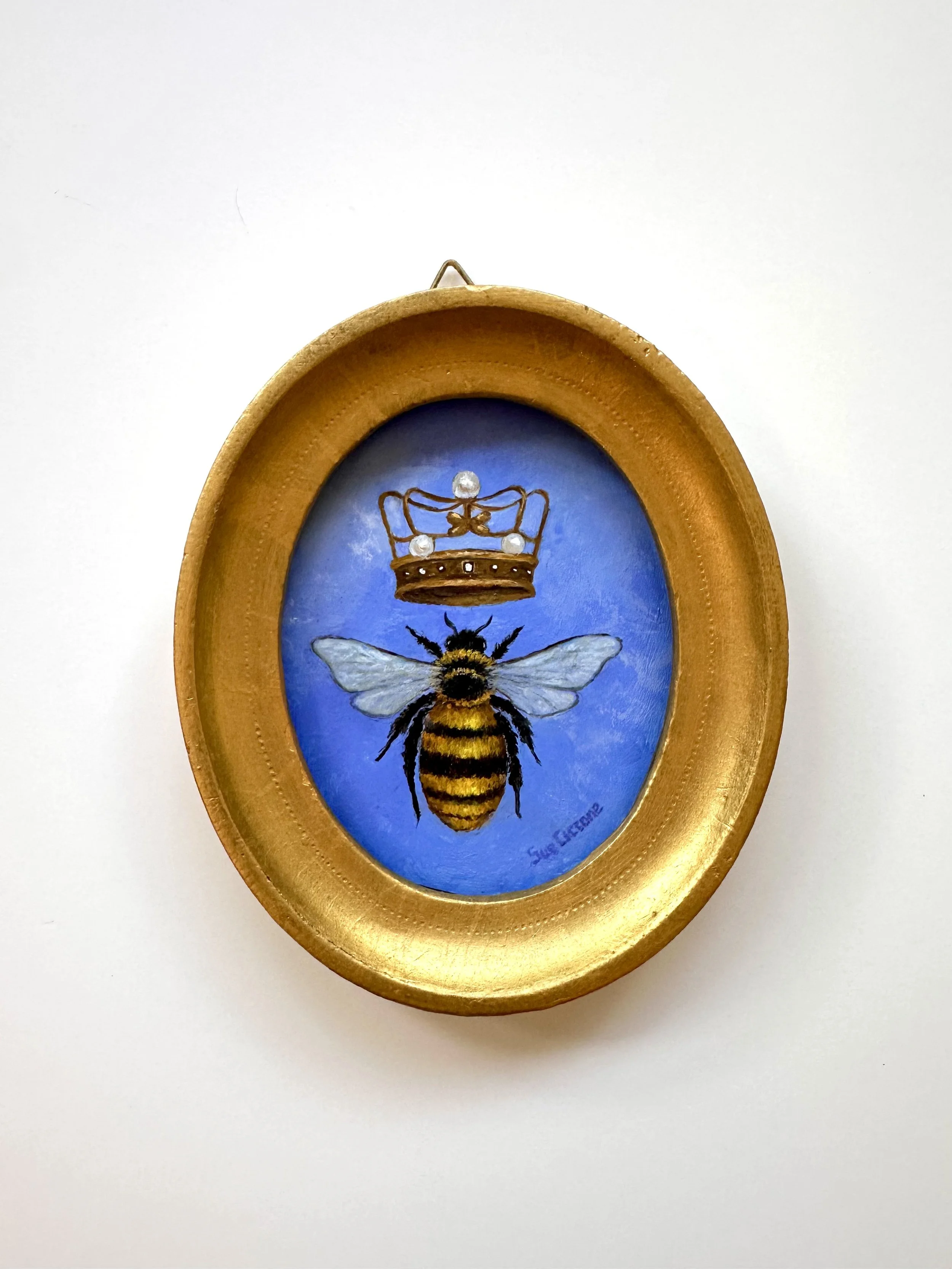 BEE - HER ROYAL SWEETNESS.jpeg