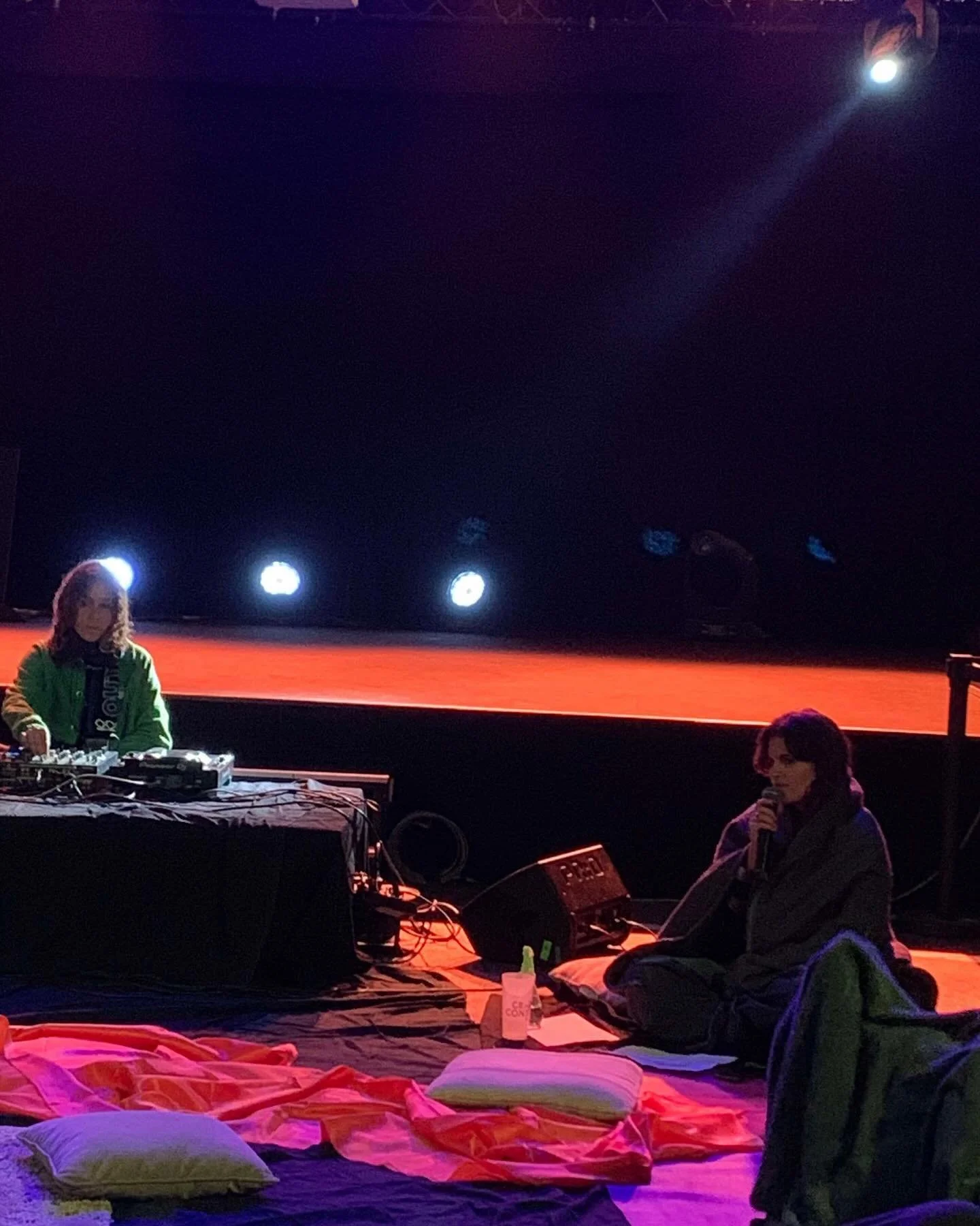 Going back on this one - Les Ambiantes x Self-Pleasure Club ❤️

Such a powerful and beautiful session, using the sense of touch and the power of body sensations to experience the music in a new way. 

Also my first event in Paris, won&rsquo;t be the 