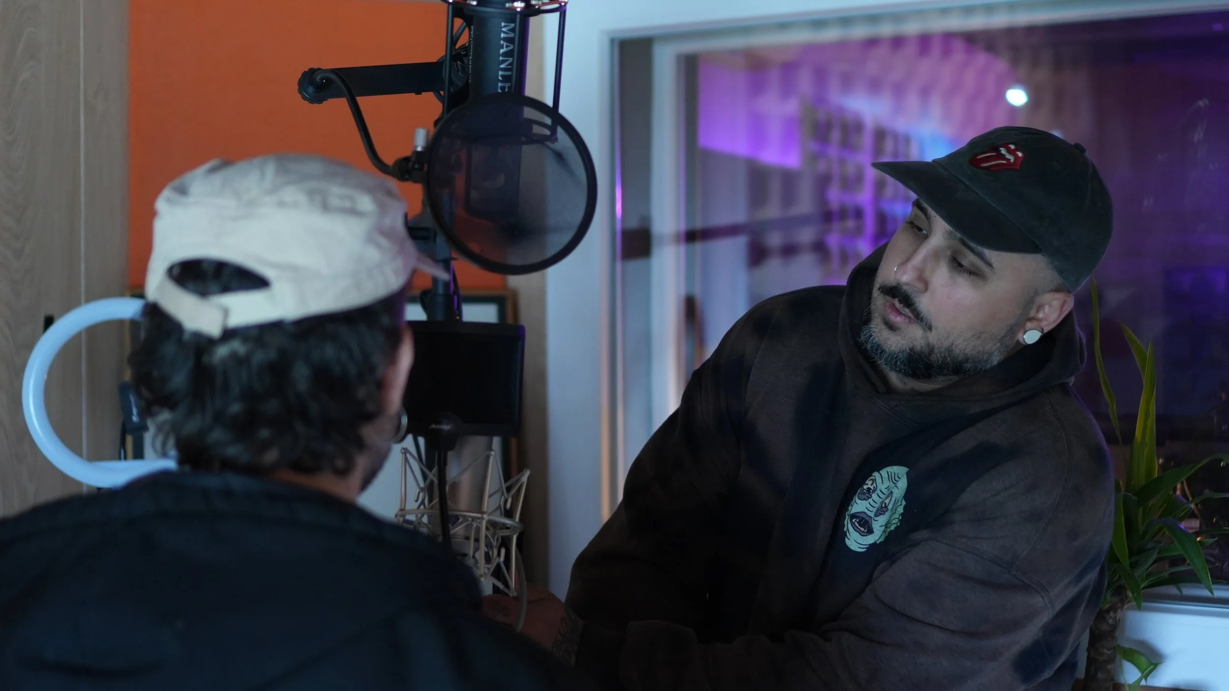 Cómo grabar tu voz en casa y dejarla lista para el estudio: guía paso a paso para artistas urbanos