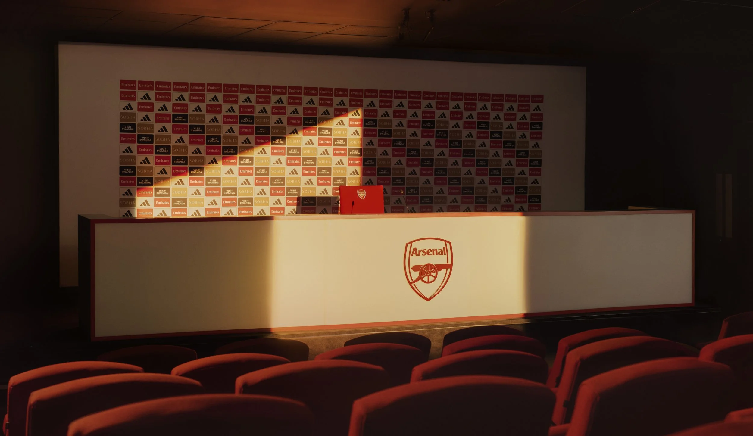 250918_ARSENAL_STADIUM_01_PRESS_ROOM_052_HERO_V4a.jpg