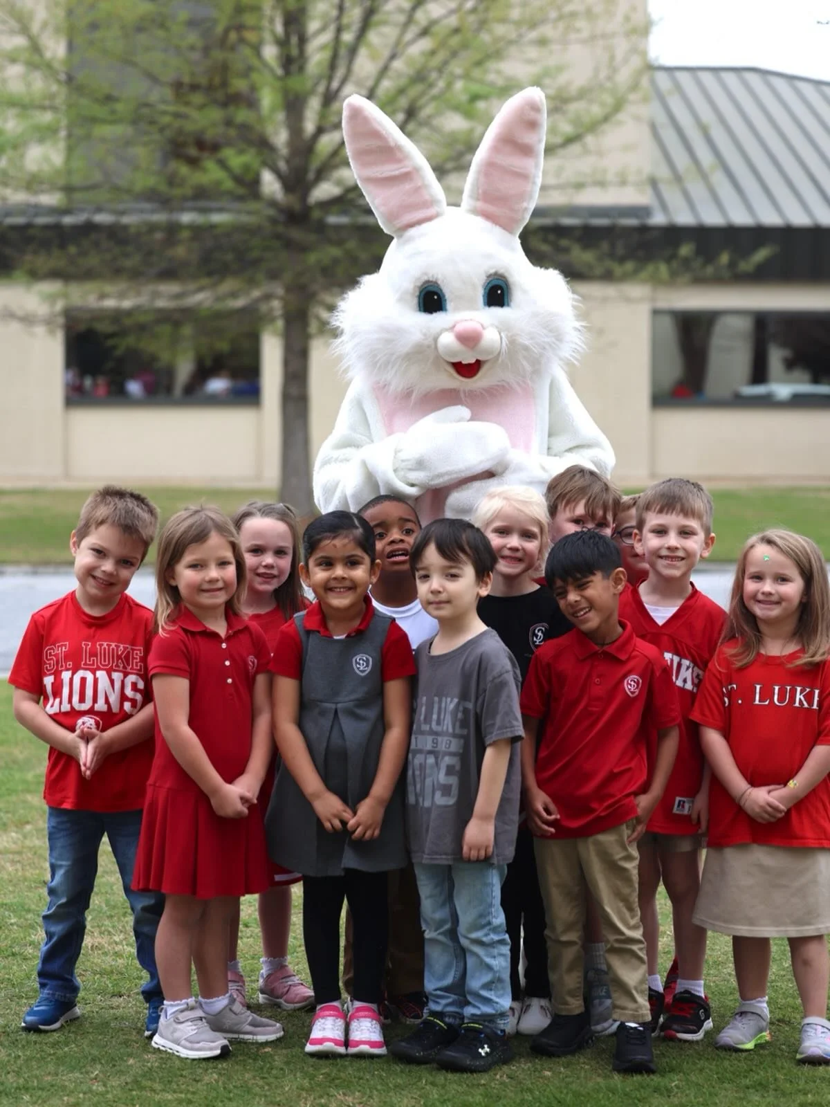 Hopping into Spring Break like&hellip; 🐰
Wishing all our St. Luke School families a fun, safe, and restful break! #toetherweroar