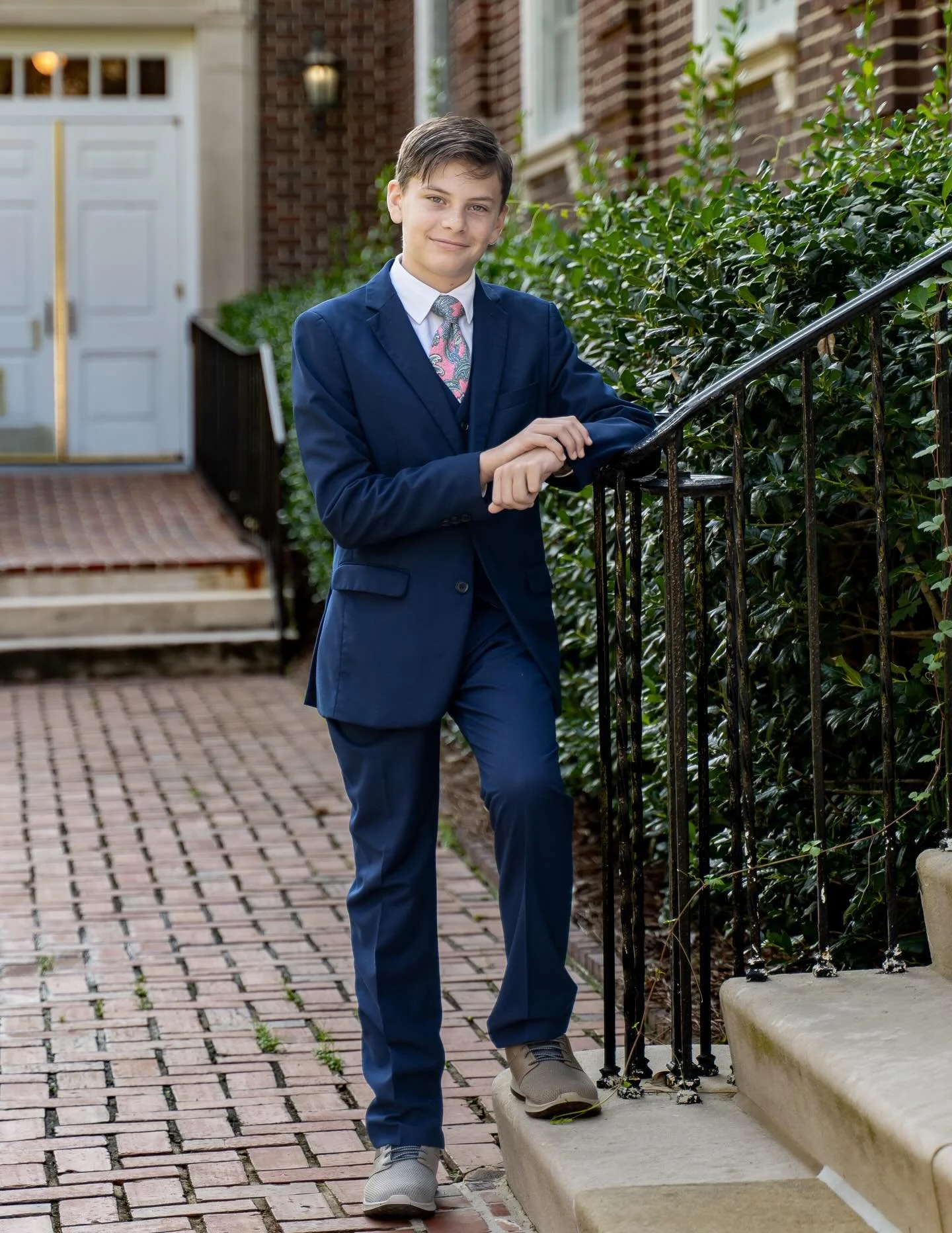 ⭐️Senior Lion Spotlight⭐️
Gideon Jones has been a valued part of our Lion family, bringing positivity and drive along the way. Swipe to learn more about Gideon! #OnceaLionAlwaysaLion 🦁