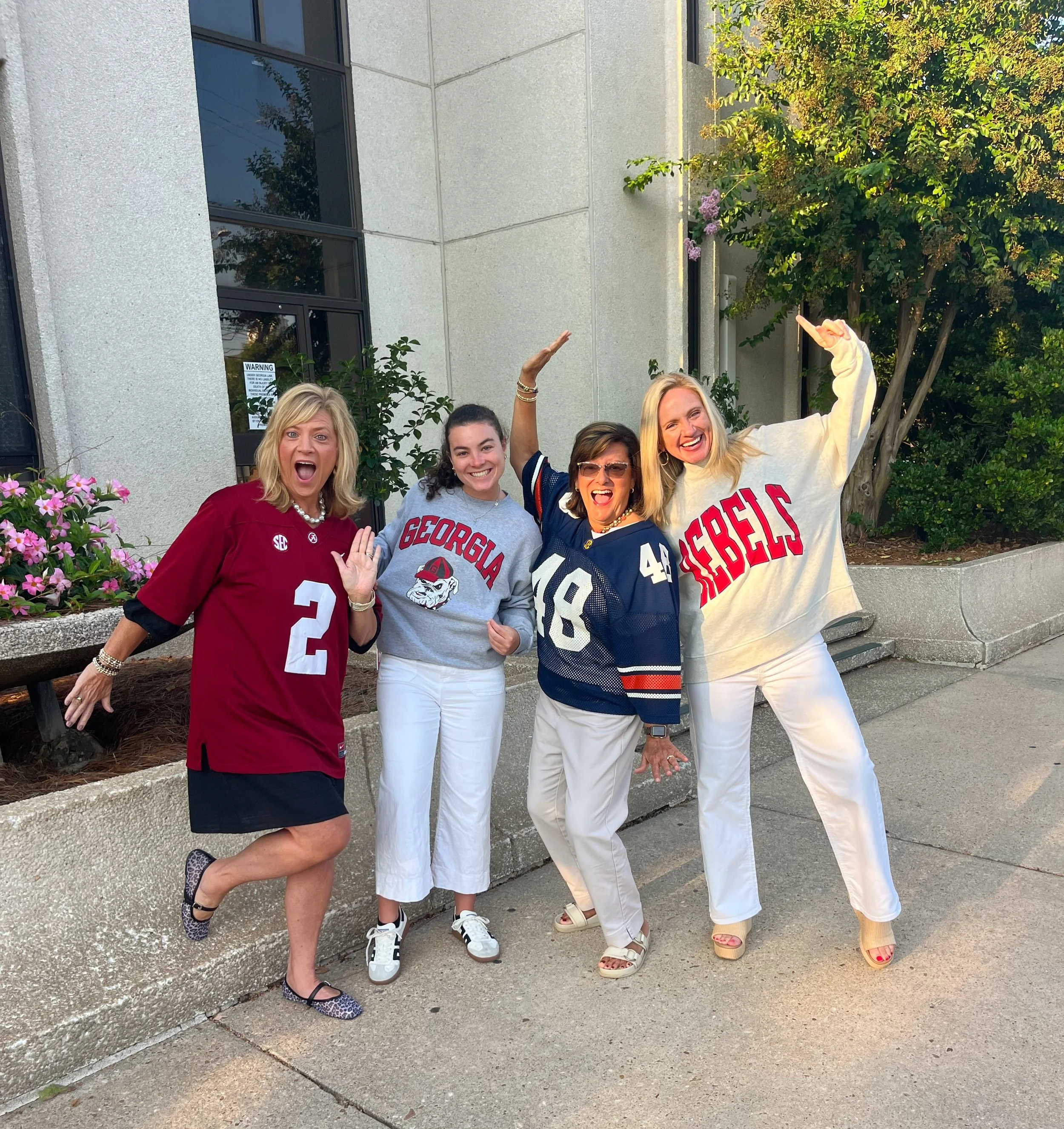 Football season is BACK!🏈

Tomorrow is Jeans Day &amp; College Team Spirit Day! 

Students may wear an SLS spirit shirt, college team jersey, college team t-shirt or college team sweatshirt with jeans (no jean shorts) or uniform bottoms. 

Please br