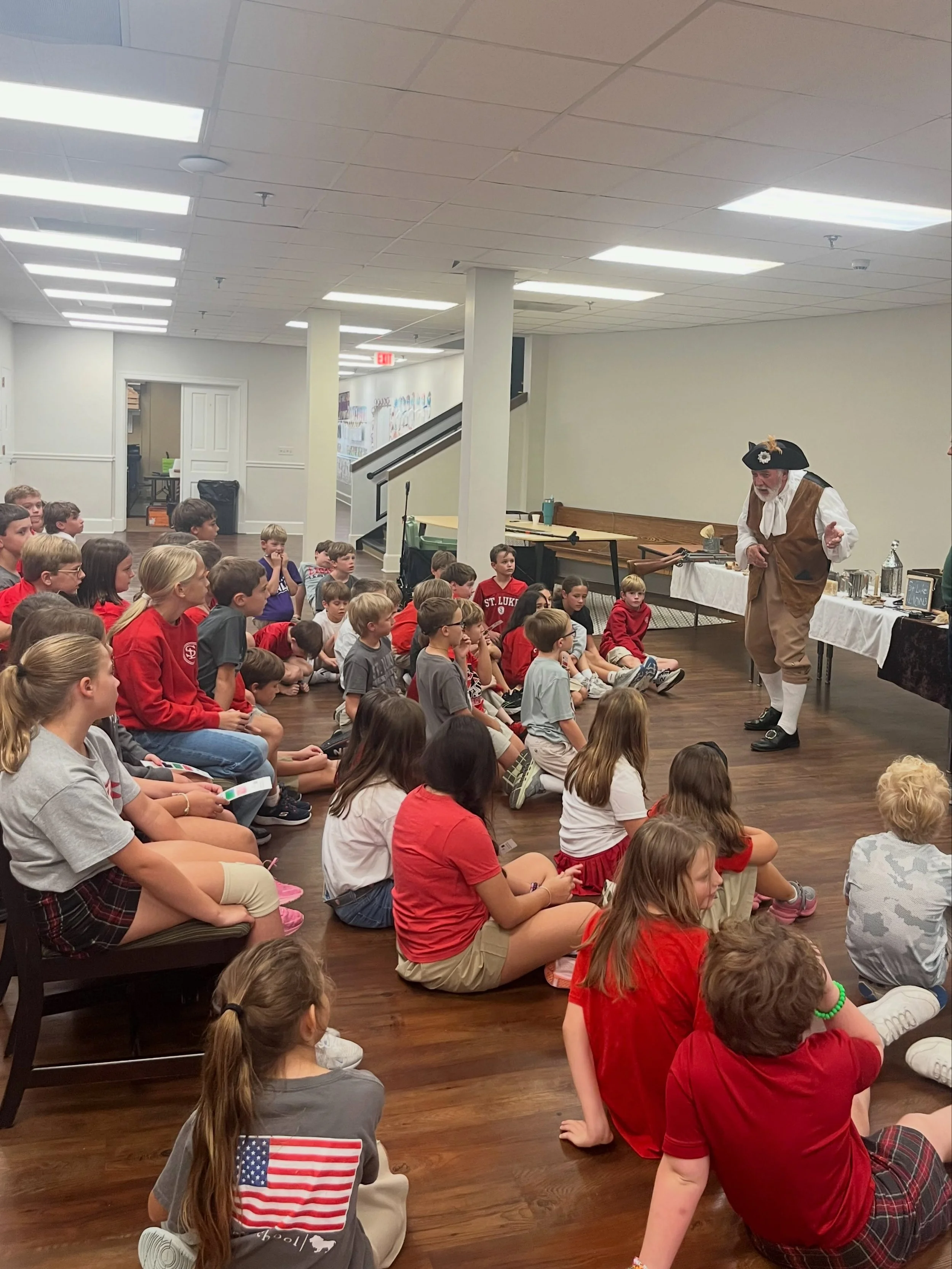 4th grade has been studying all about the American Revolution! 

Yesterday, they had a visit from the Sons of the American Revolution where they got to see artifacts and replicas of items used during that time period.

What a neat way to see history 