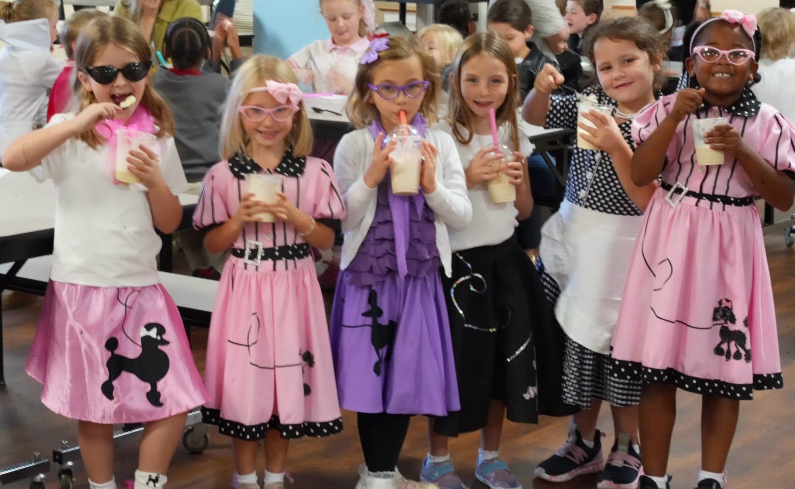 1st grade celebrated the 50th day of school yesterday with a Sock Hop!💗

It was a great afternoon filled with coke floats, poodle skirts, leather jackets, and dancing!🐩🎶 

#sockhop #50thdayofschool